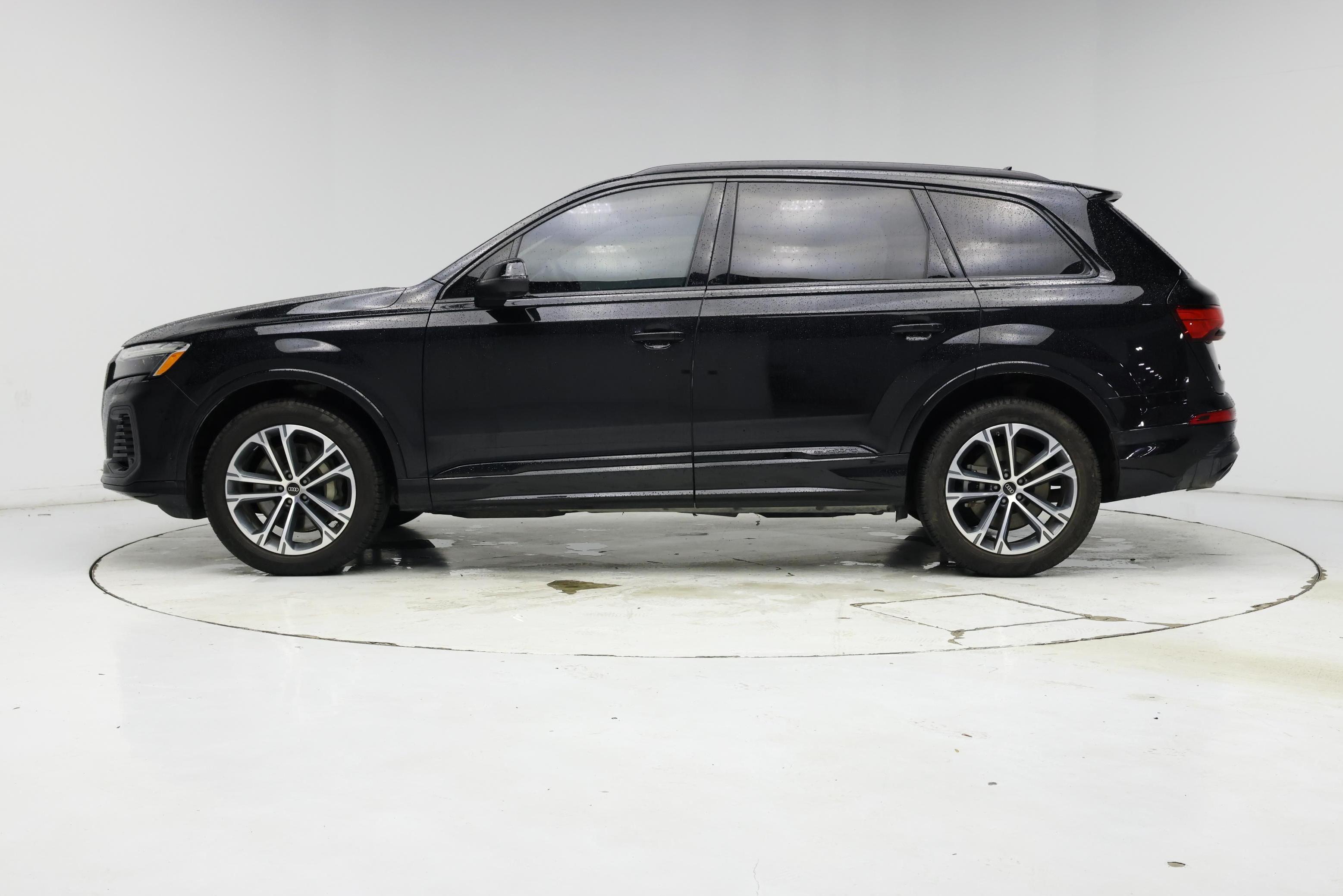 Thumbnail: 2025 Audi Q7 - 3