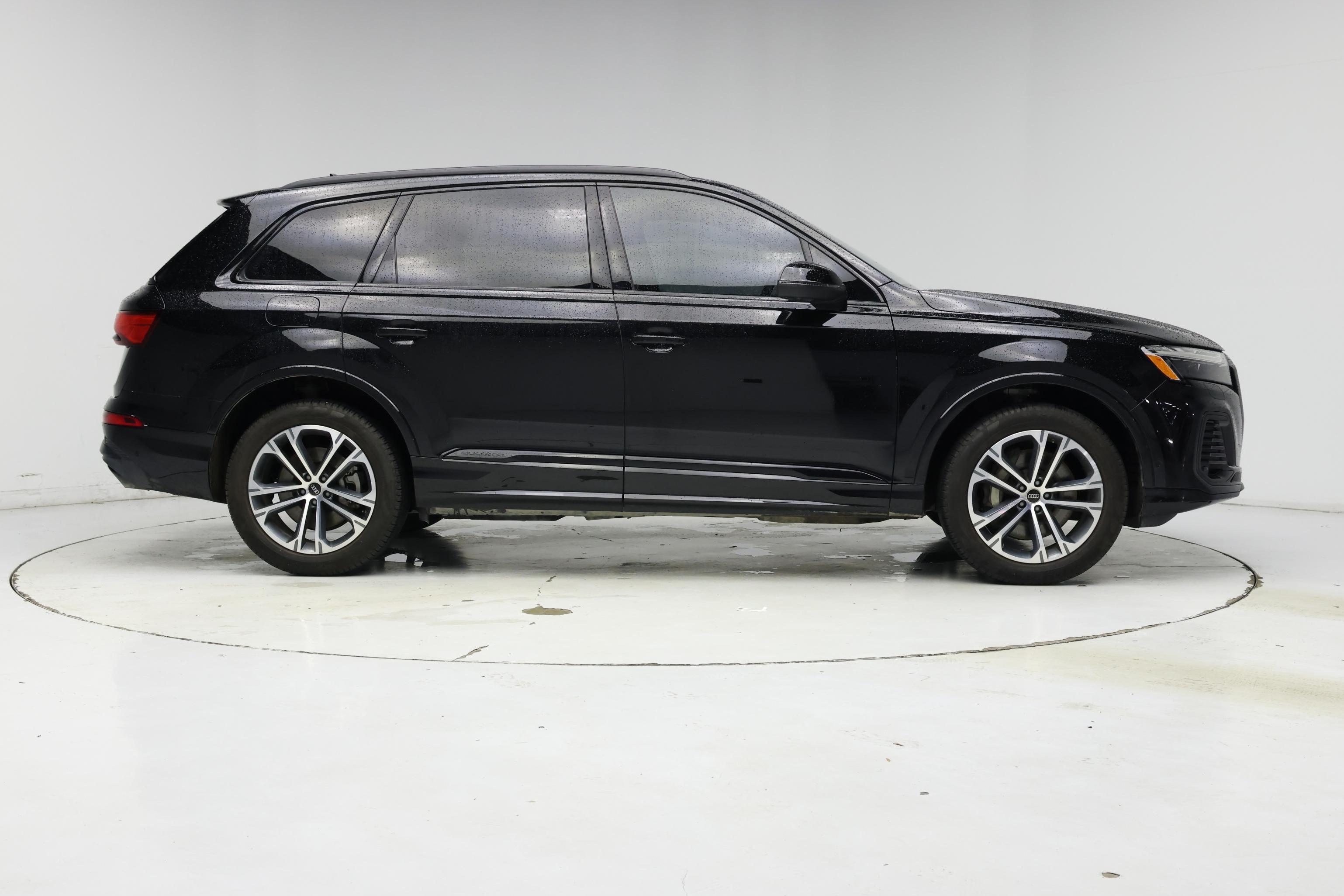 Thumbnail: 2025 Audi Q7 - 7