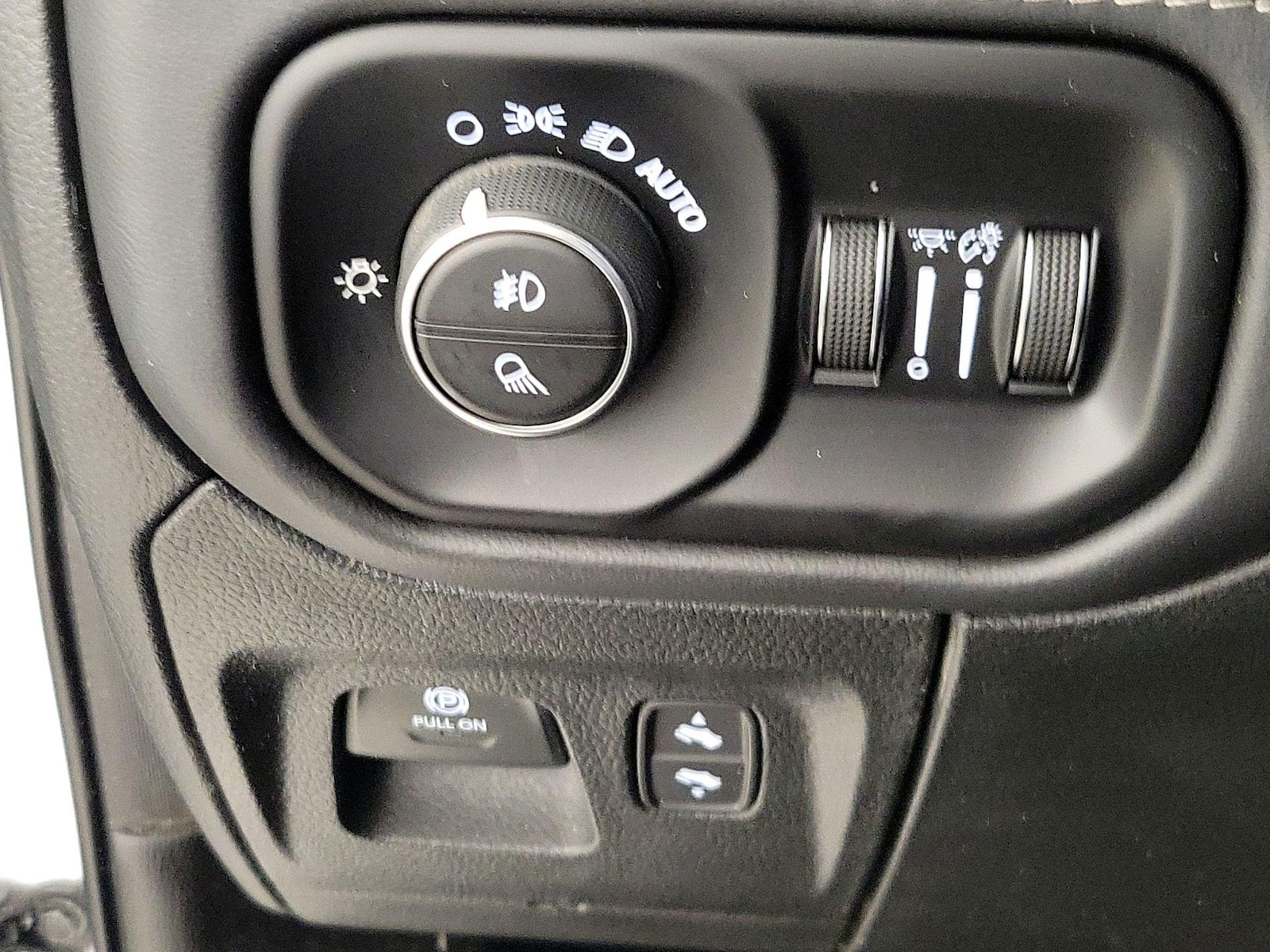 2024 RAM Ram 1500 Pickup Limited - Photo 14