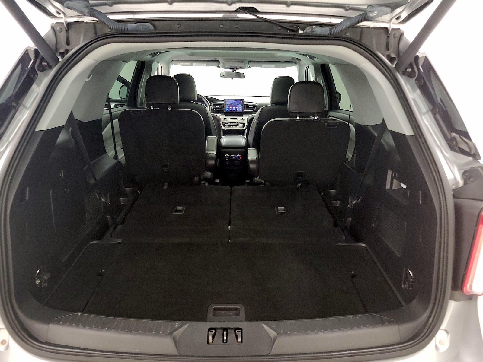 2023 Ford Explorer XLT - Photo 24