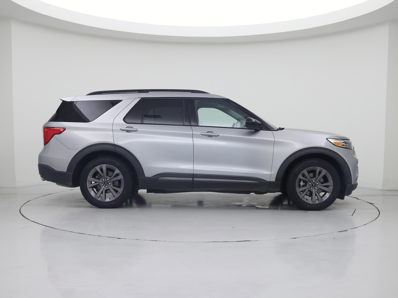 2023 Ford Explorer XLT - Photo 8
