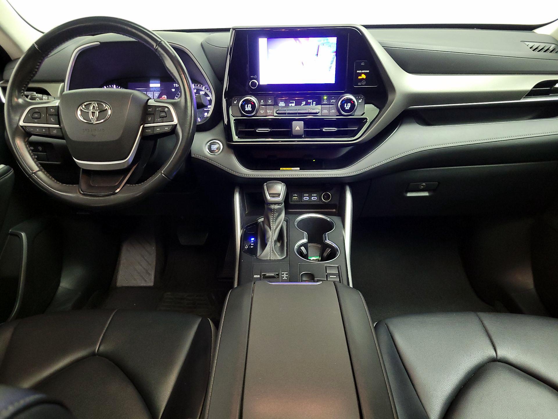 Thumbnail: 2023 Toyota Highlander - 9