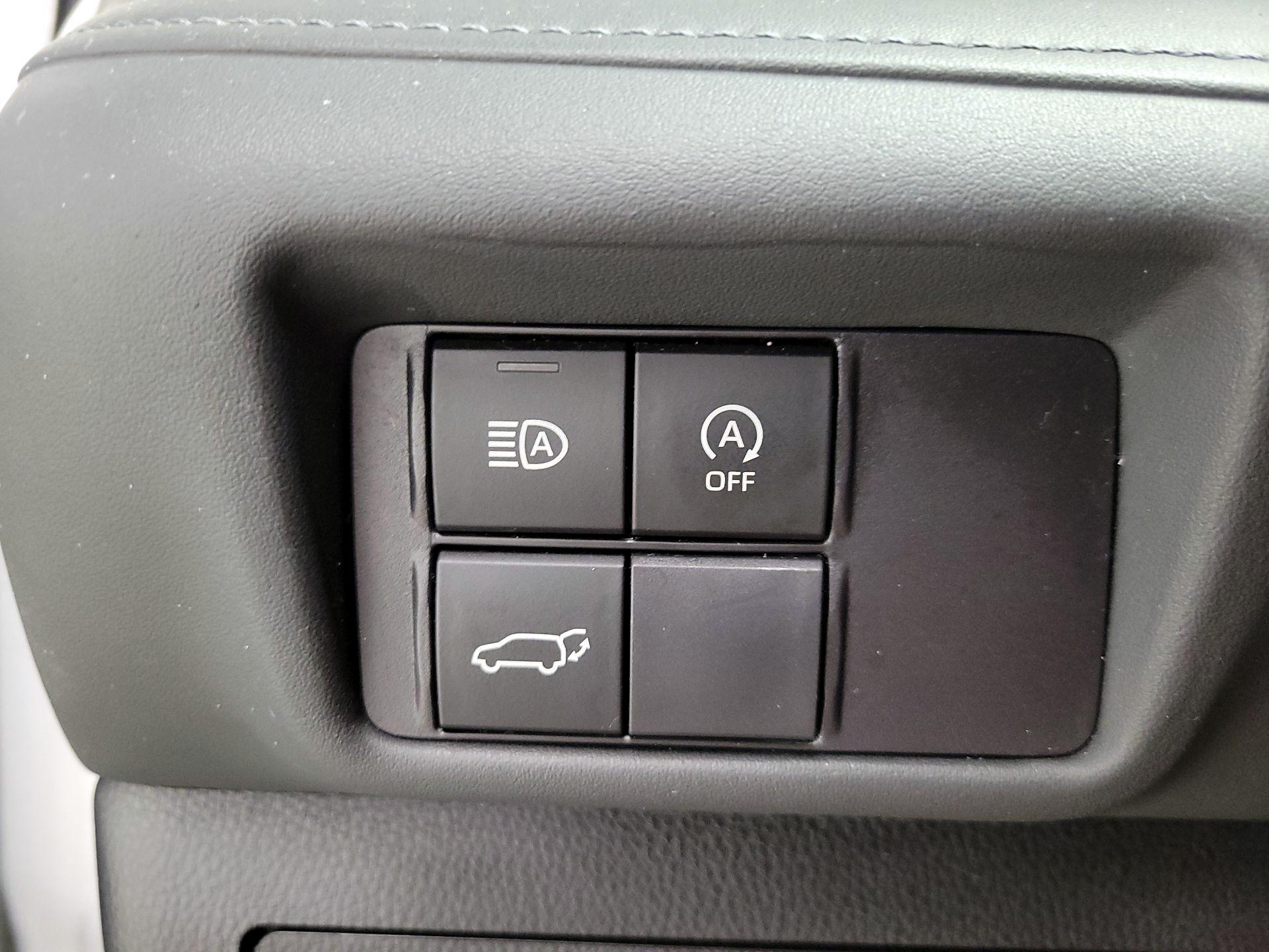 Thumbnail: 2023 Toyota Highlander - 13