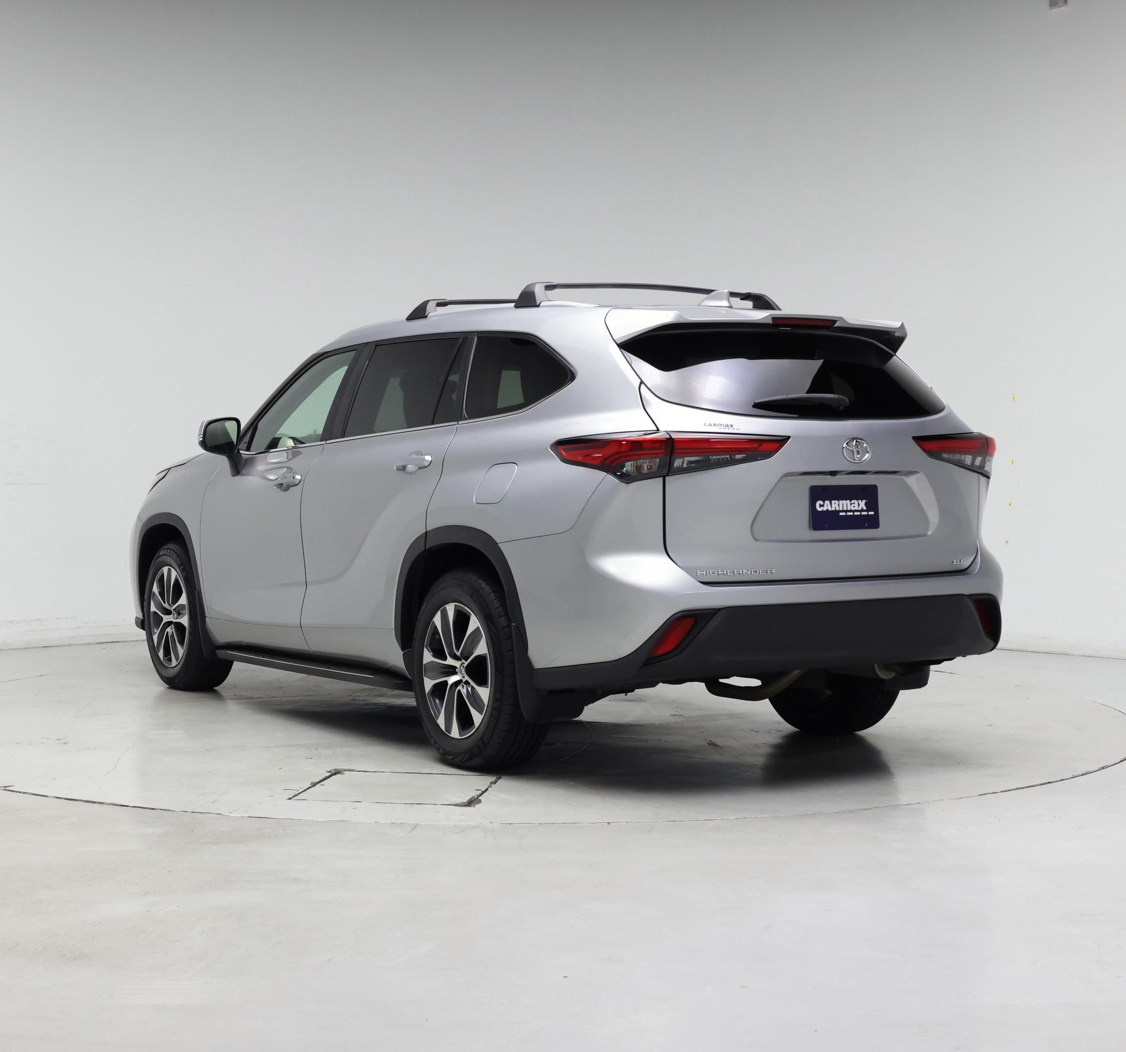 Thumbnail: 2023 Toyota Highlander - 2