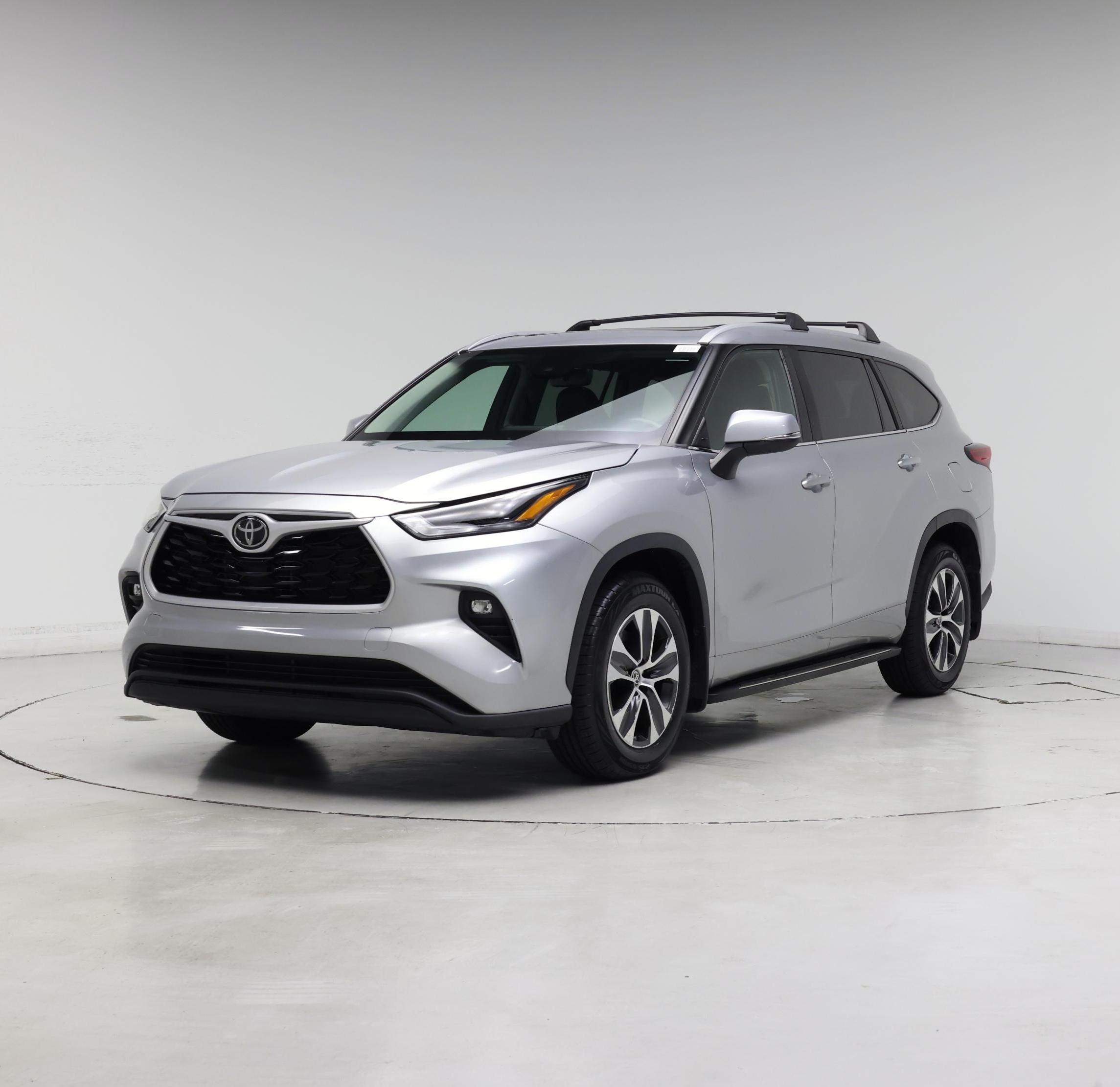 Thumbnail: 2023 Toyota Highlander - 4