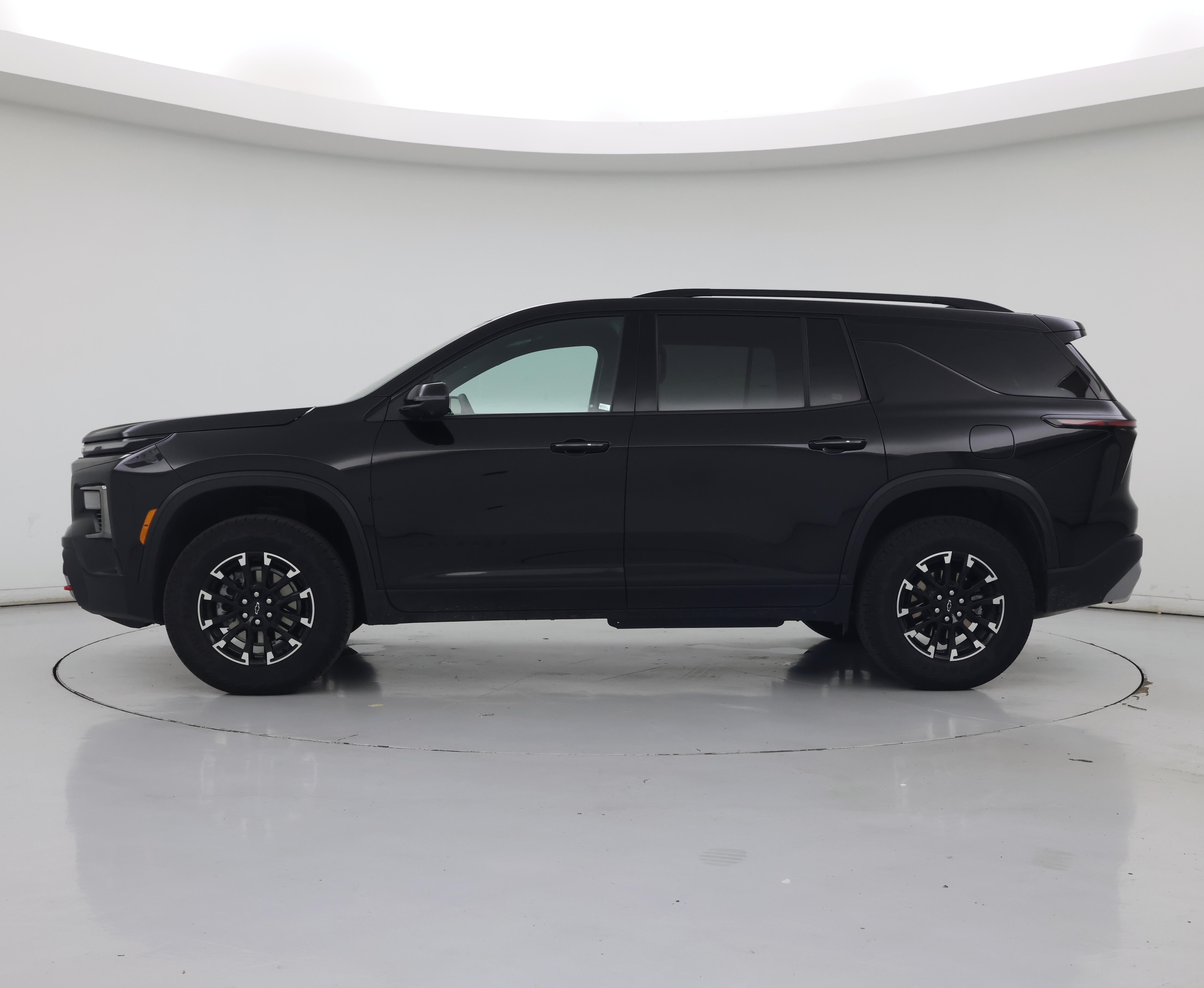 Thumbnail: 2025 Chevrolet Traverse - 3