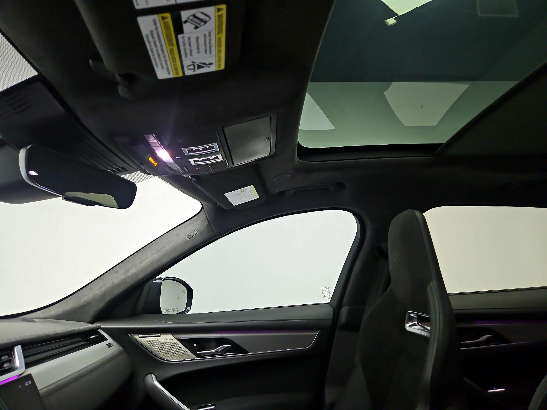 Thumbnail: 2021 Jaguar F-Pace - 20