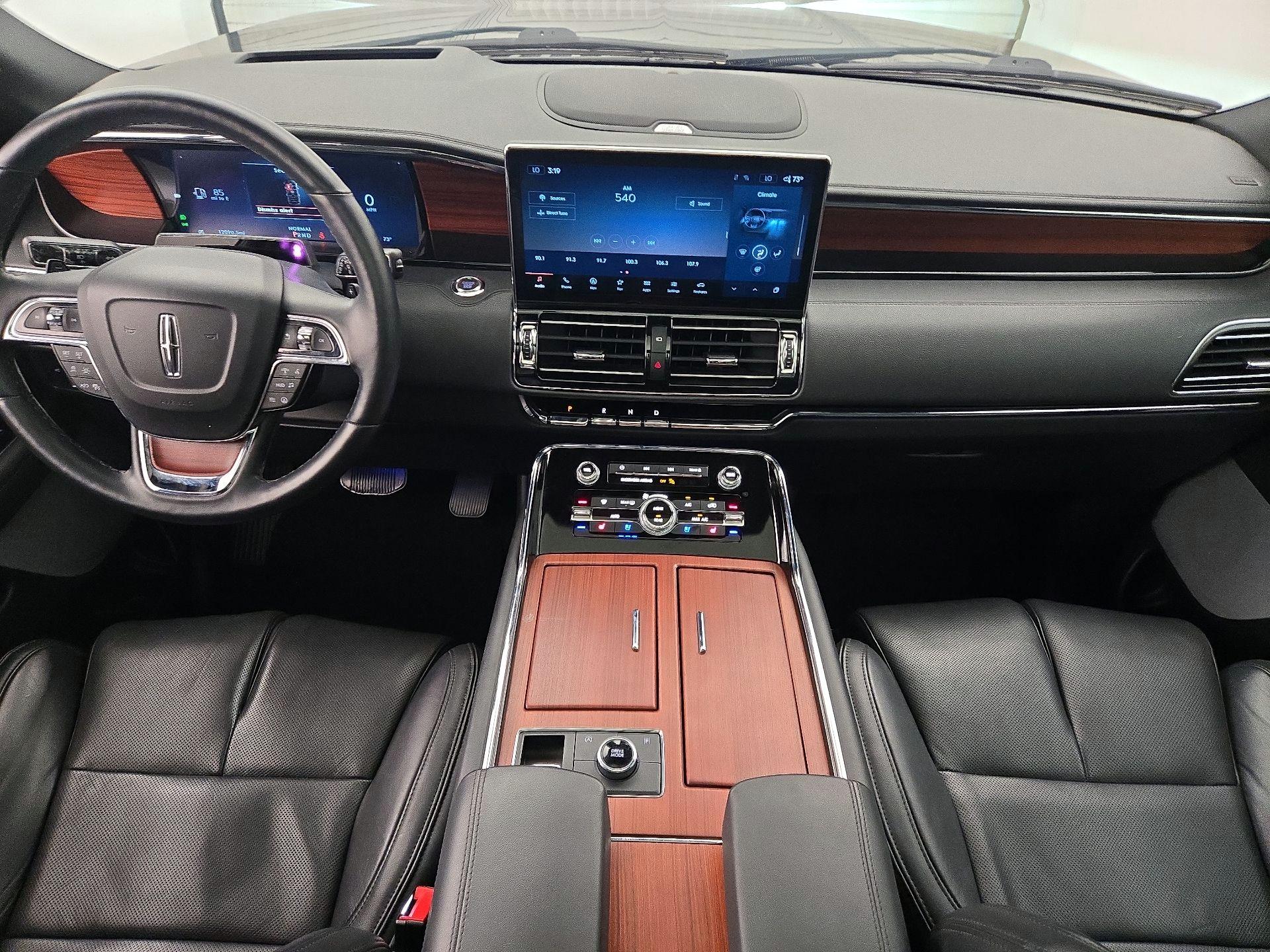 Thumbnail: 2024 Lincoln Navigator - 9