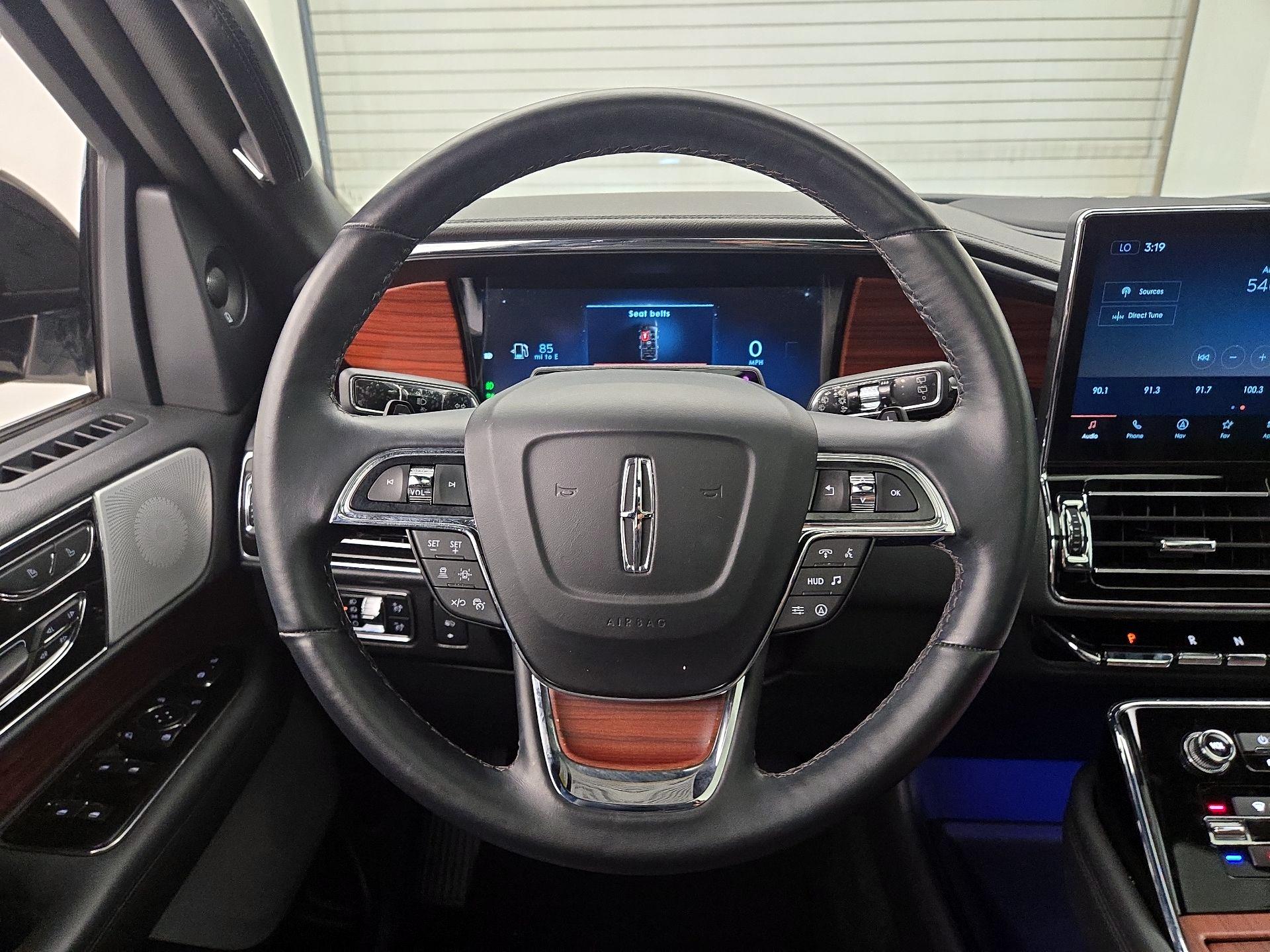 Thumbnail: 2024 Lincoln Navigator - 10