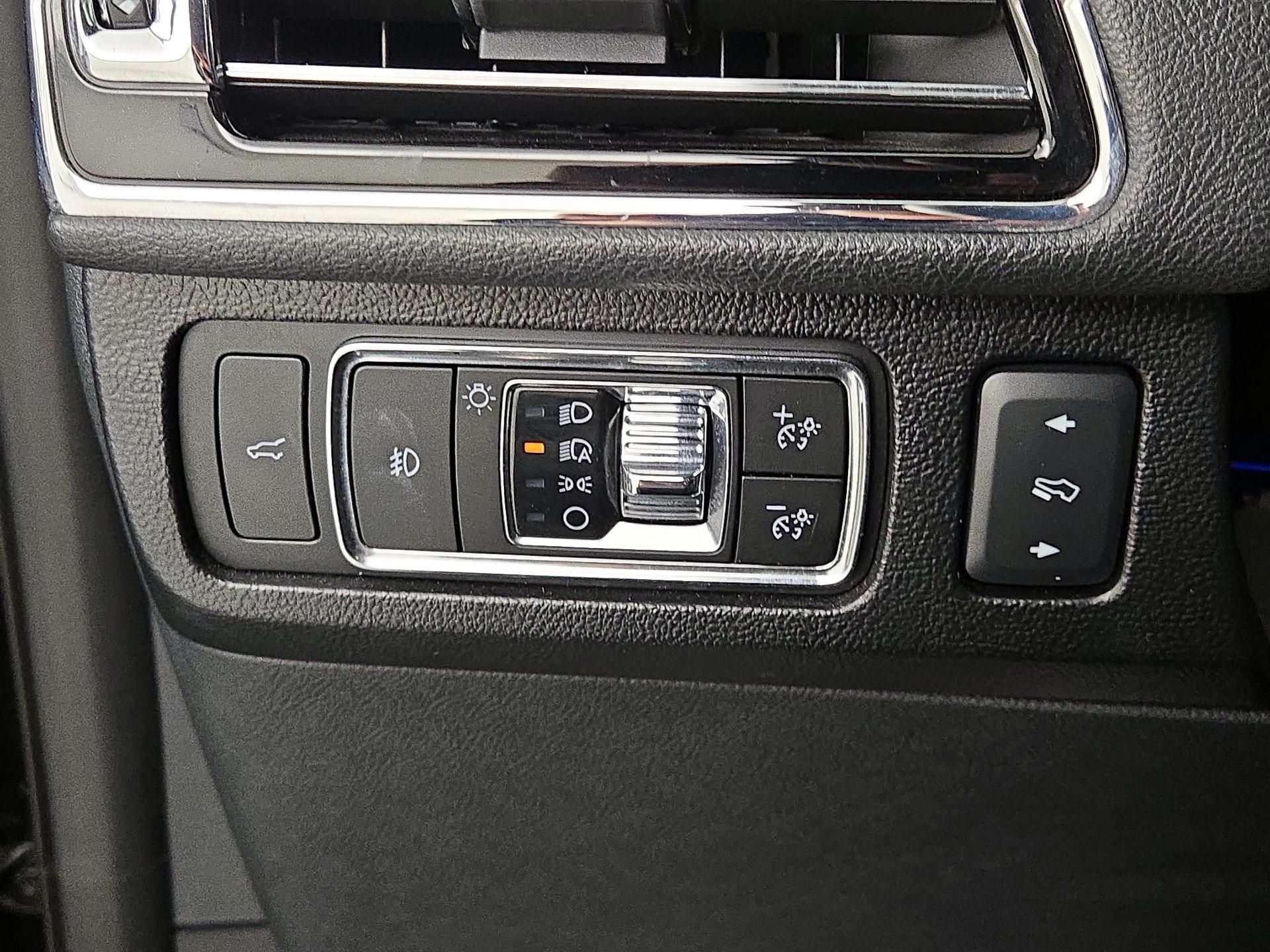Thumbnail: 2024 Lincoln Navigator - 13