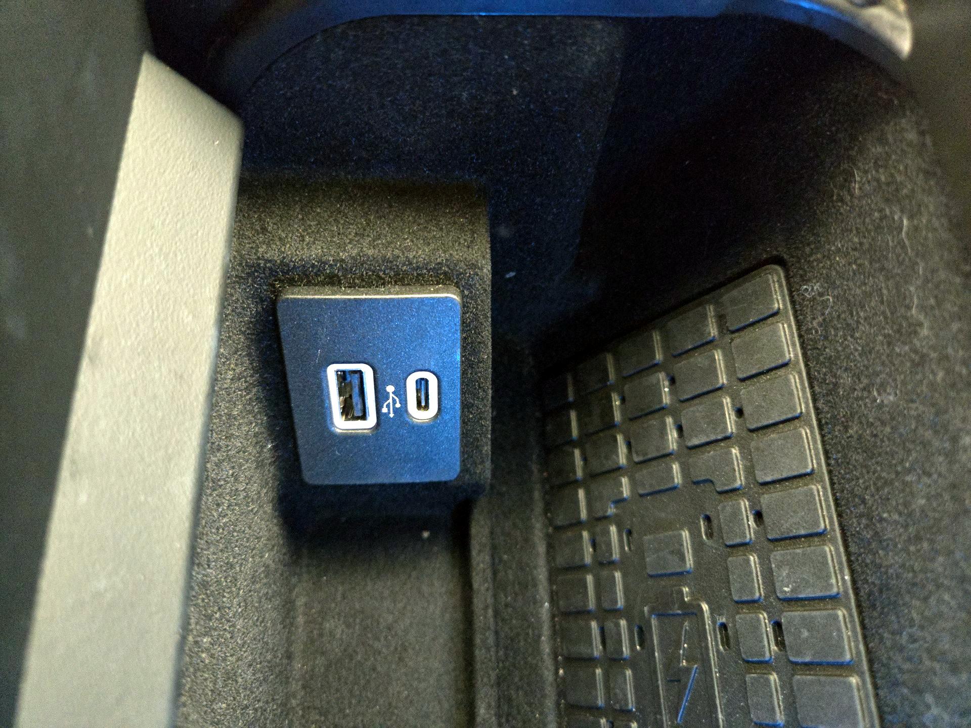 Thumbnail: 2024 Lincoln Navigator - 19