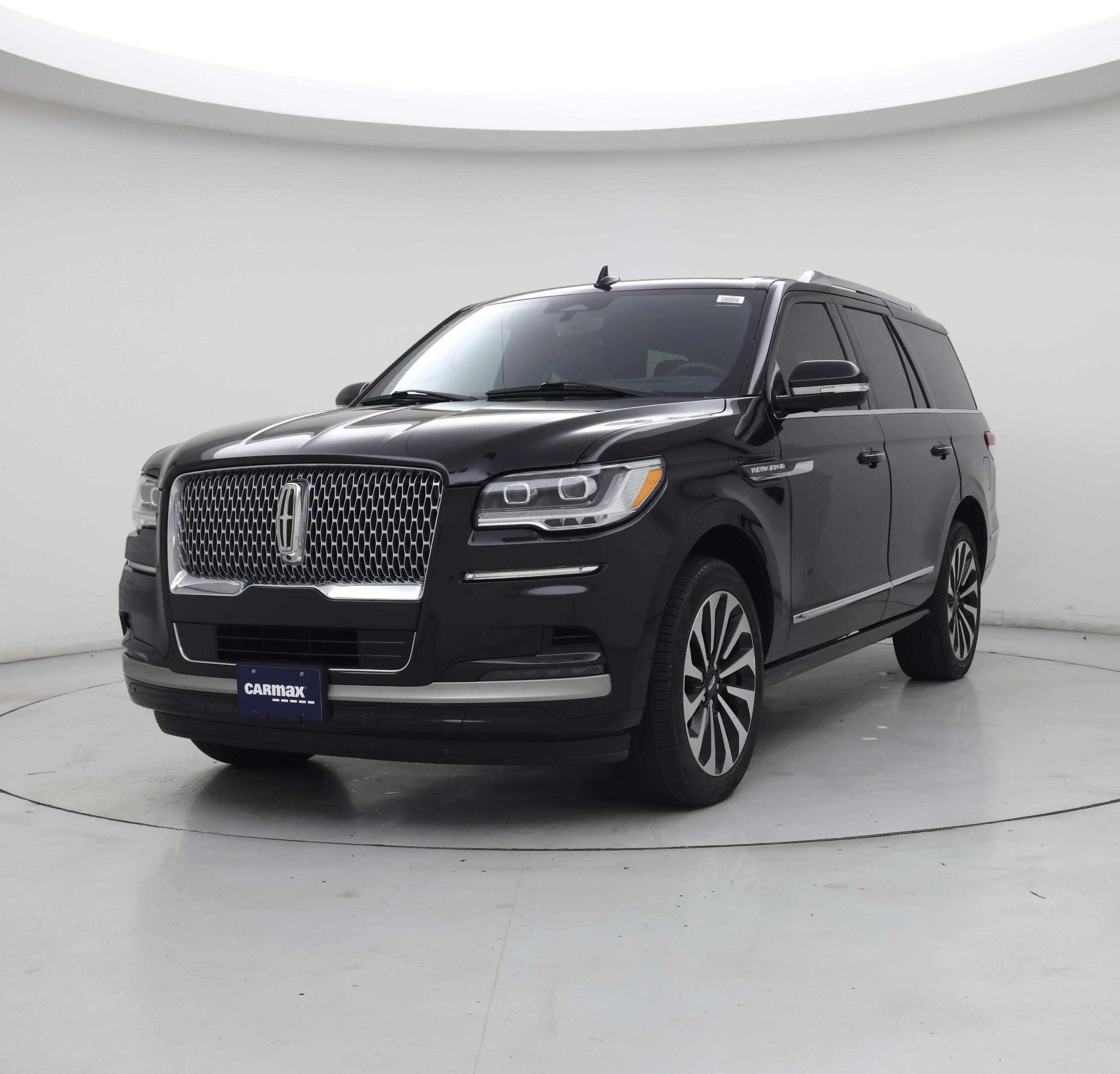 Thumbnail: 2024 Lincoln Navigator - 4