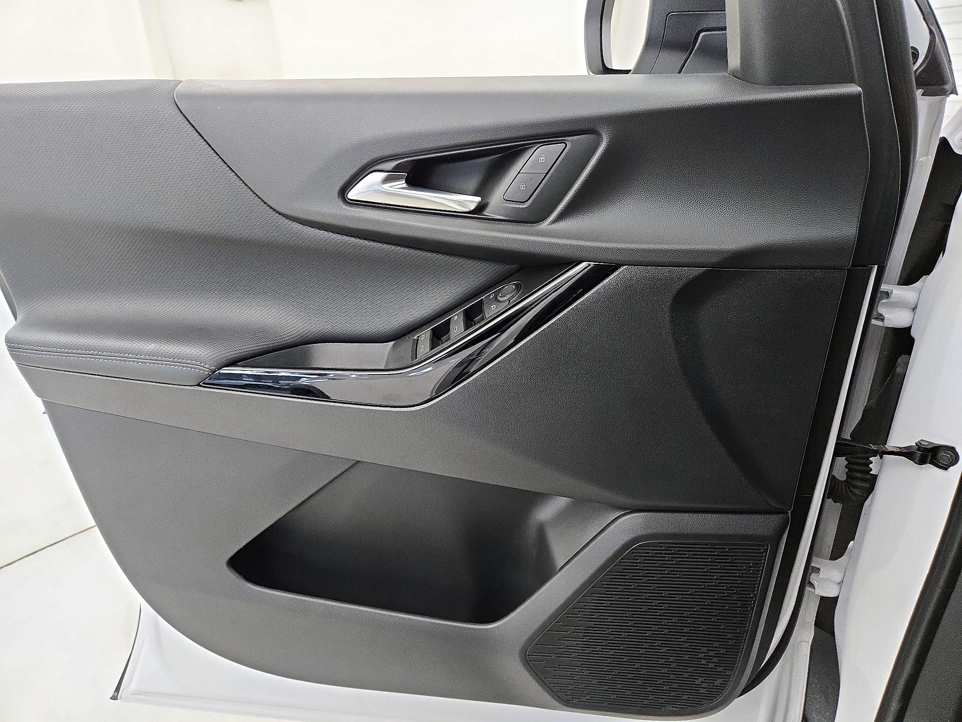 Thumbnail: 2026 Chevrolet Equinox - 12
