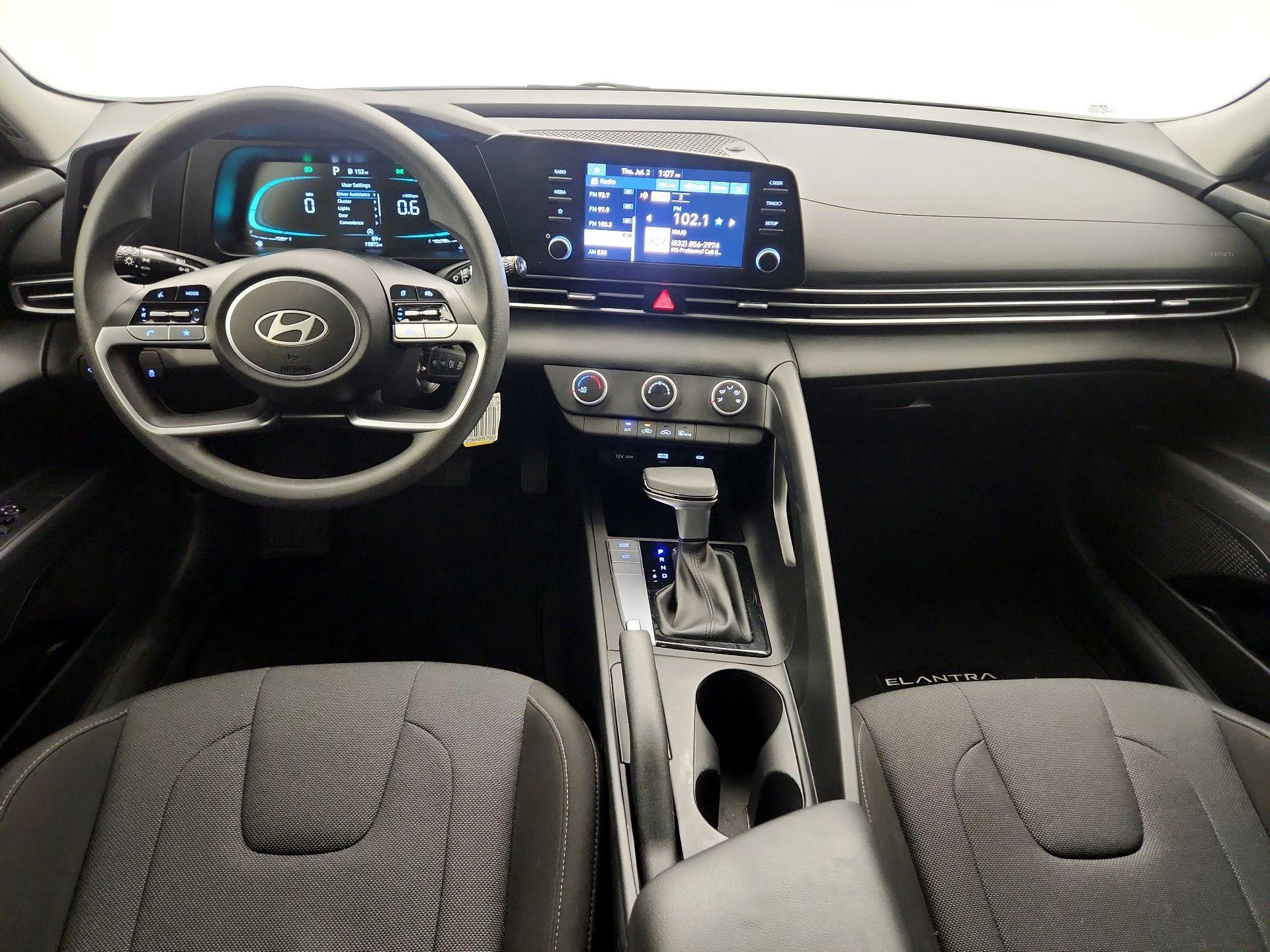 Thumbnail: 2025 Hyundai Elantra - 9