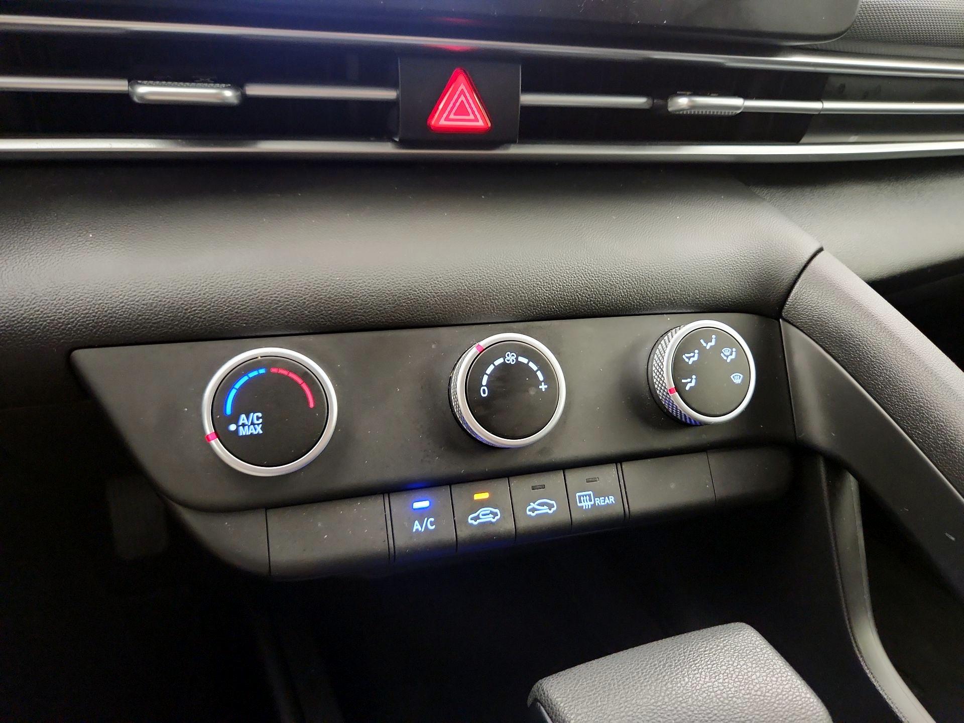 Thumbnail: 2025 Hyundai Elantra - 16