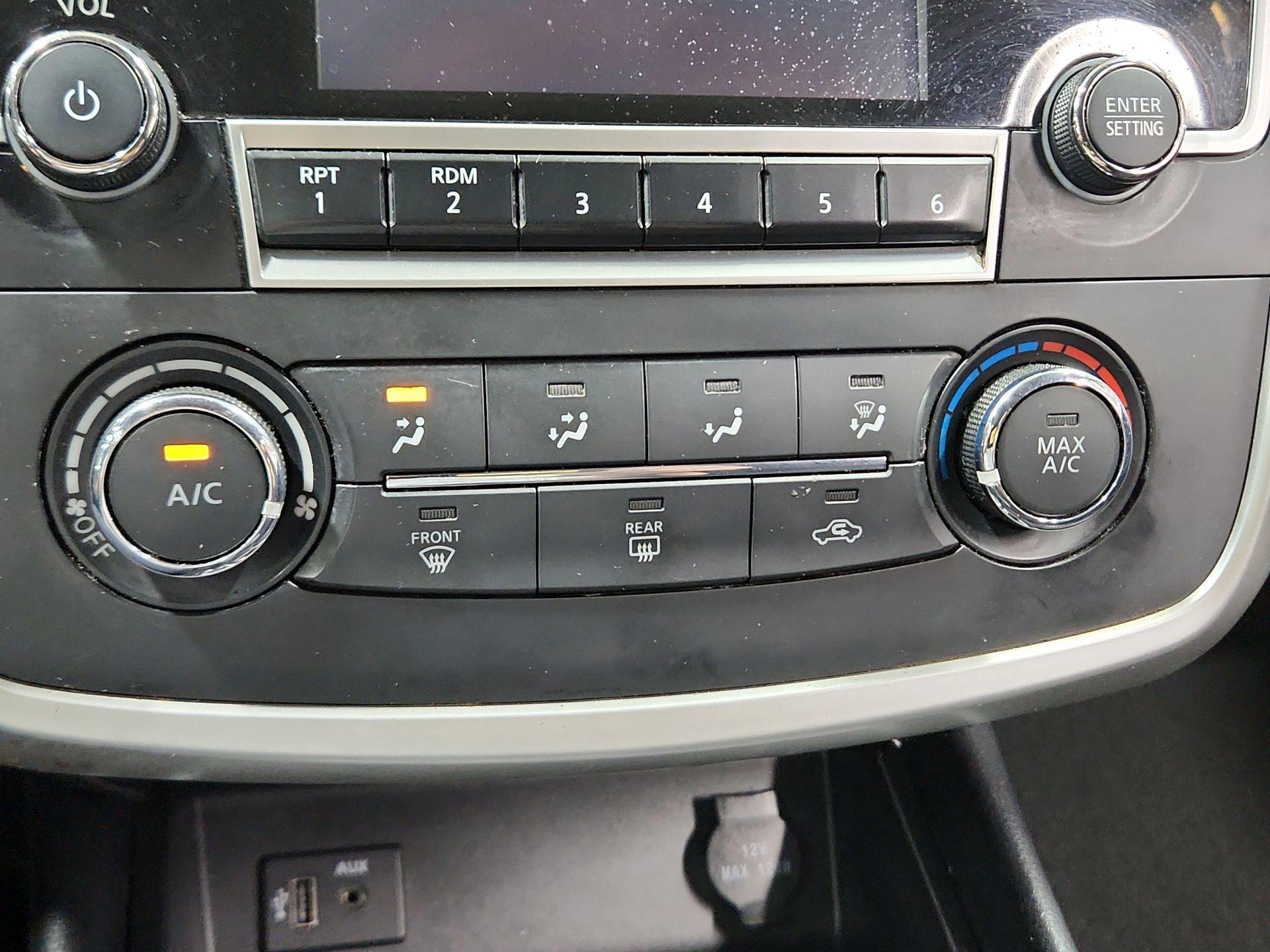 Thumbnail: 2017 Nissan Altima - 16