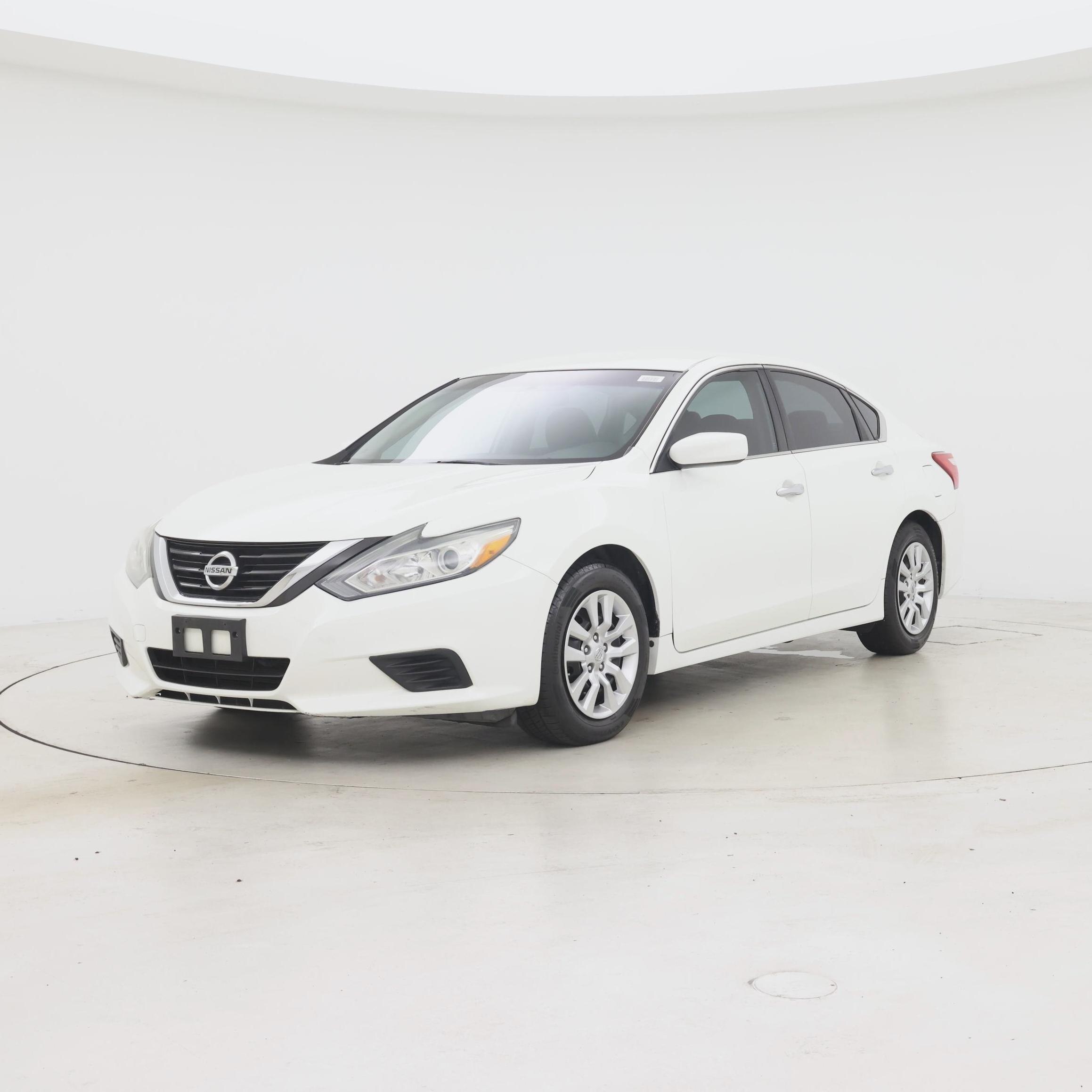 Thumbnail: 2017 Nissan Altima - 4