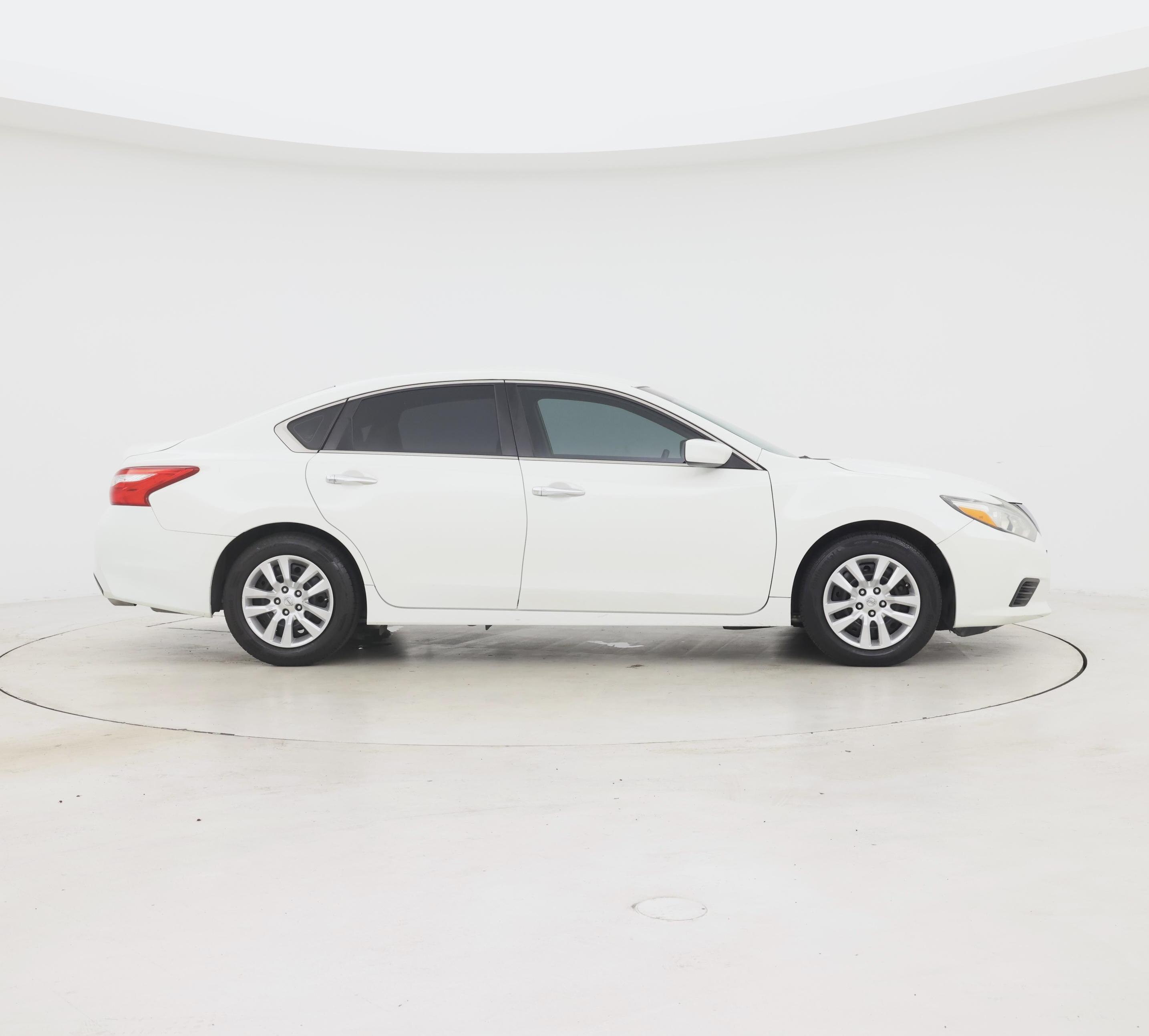 Thumbnail: 2017 Nissan Altima - 7