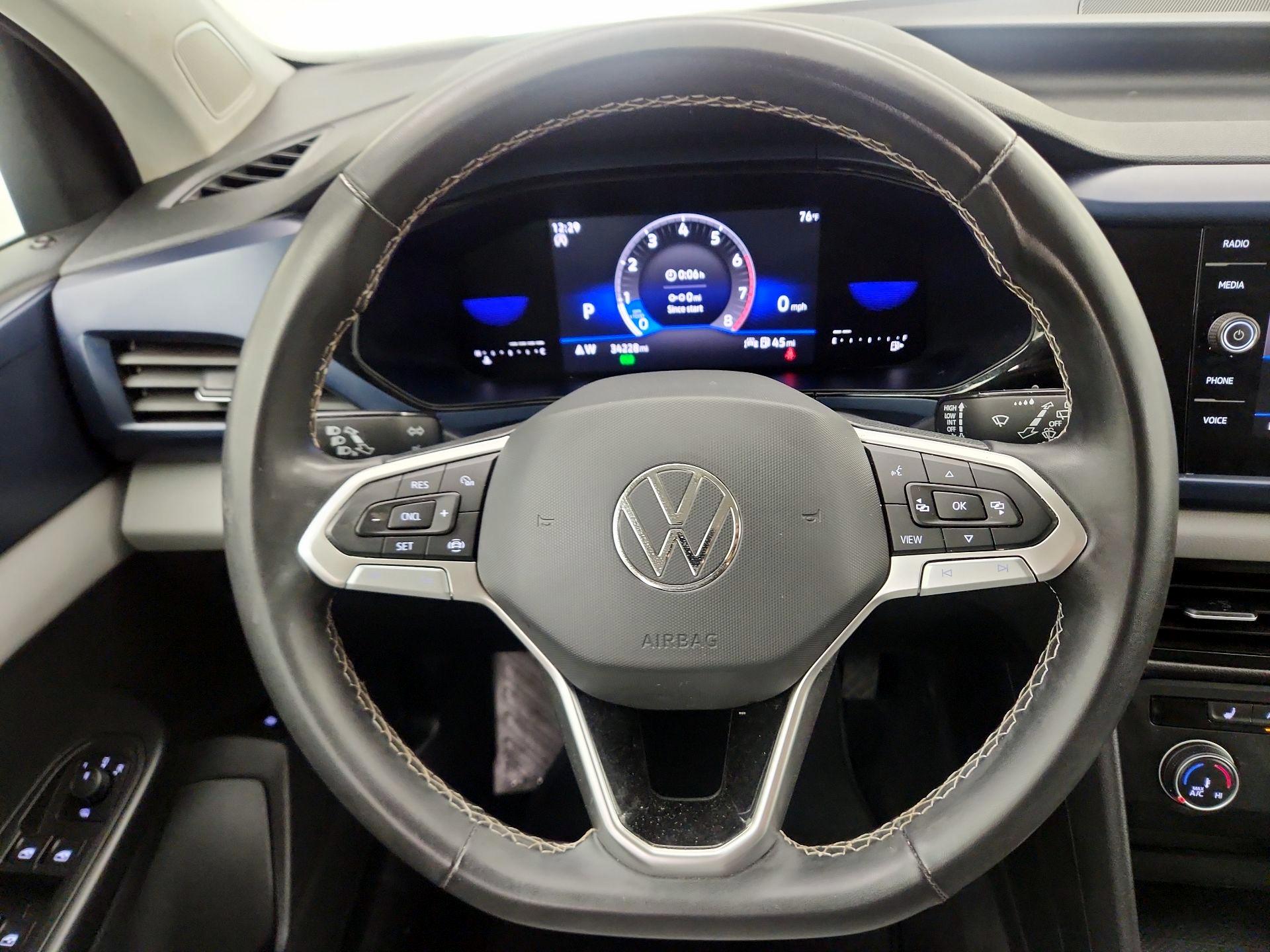 Thumbnail: 2022 Volkswagen Taos - 10