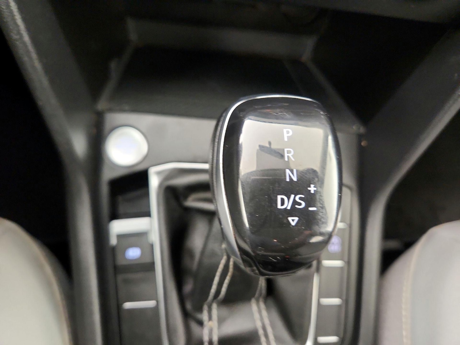 2022 Volkswagen Taos SE - Photo 18