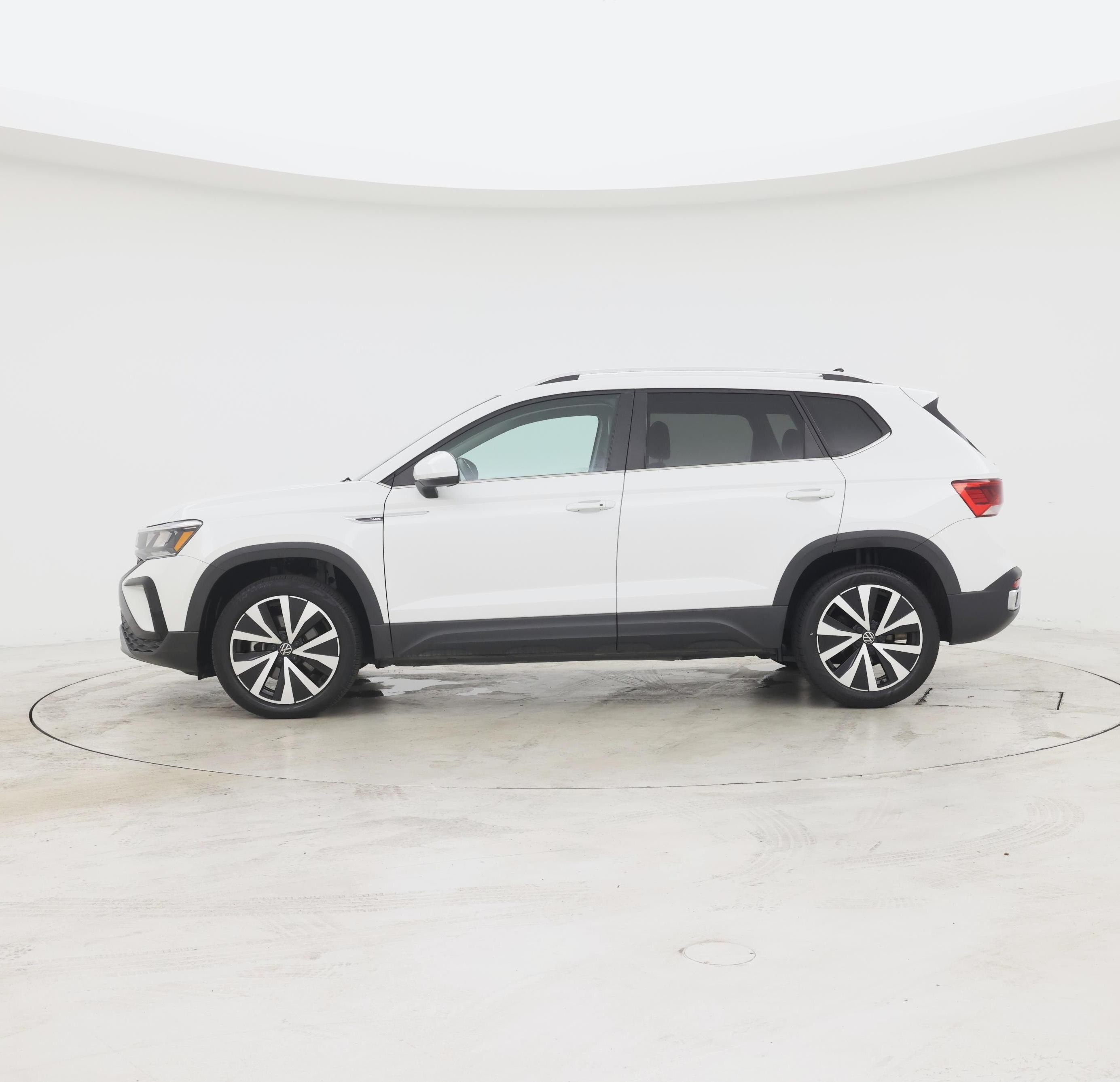 Thumbnail: 2022 Volkswagen Taos - 3