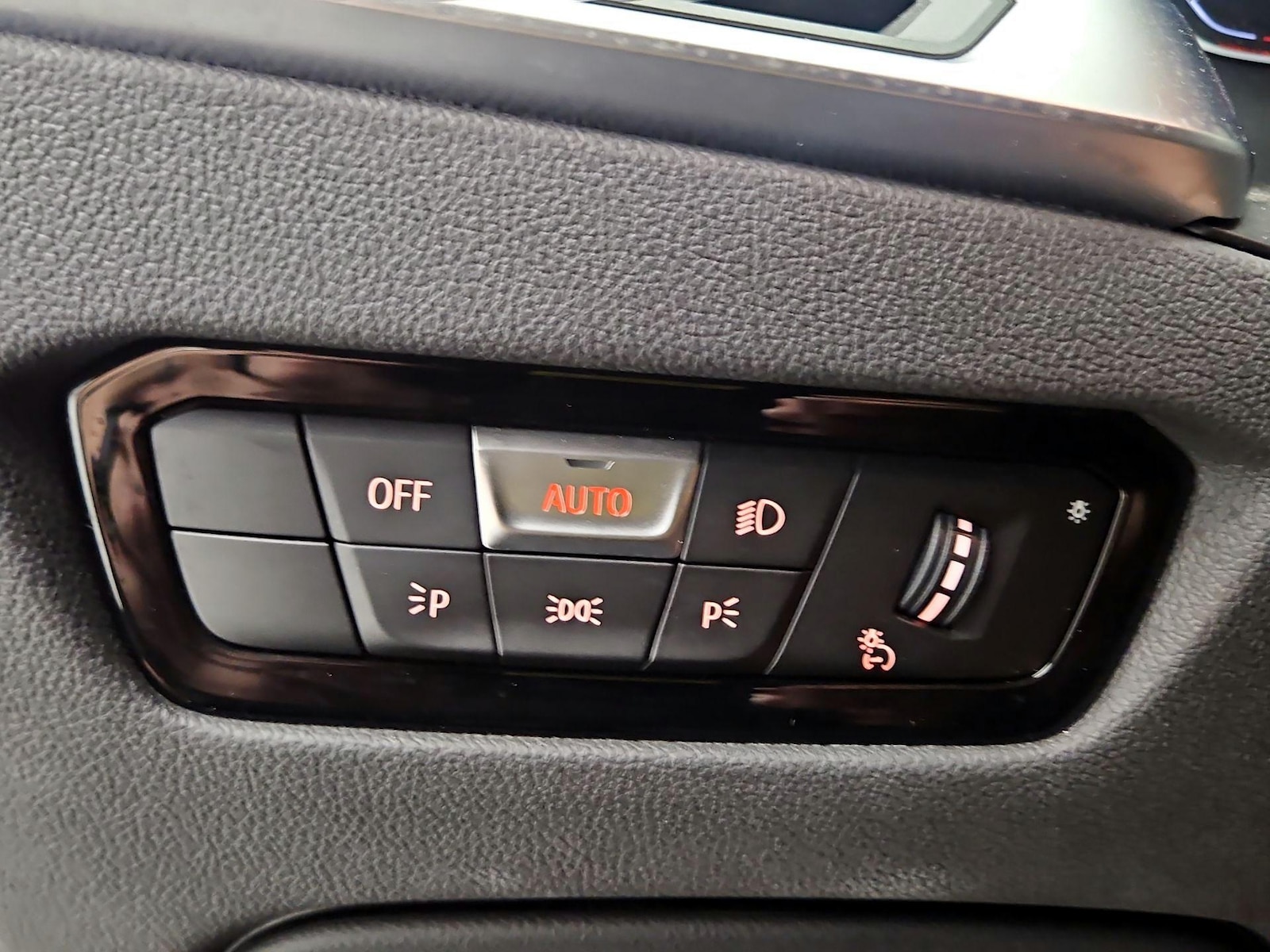 2021 BMW 3 Series 330i - Photo 14