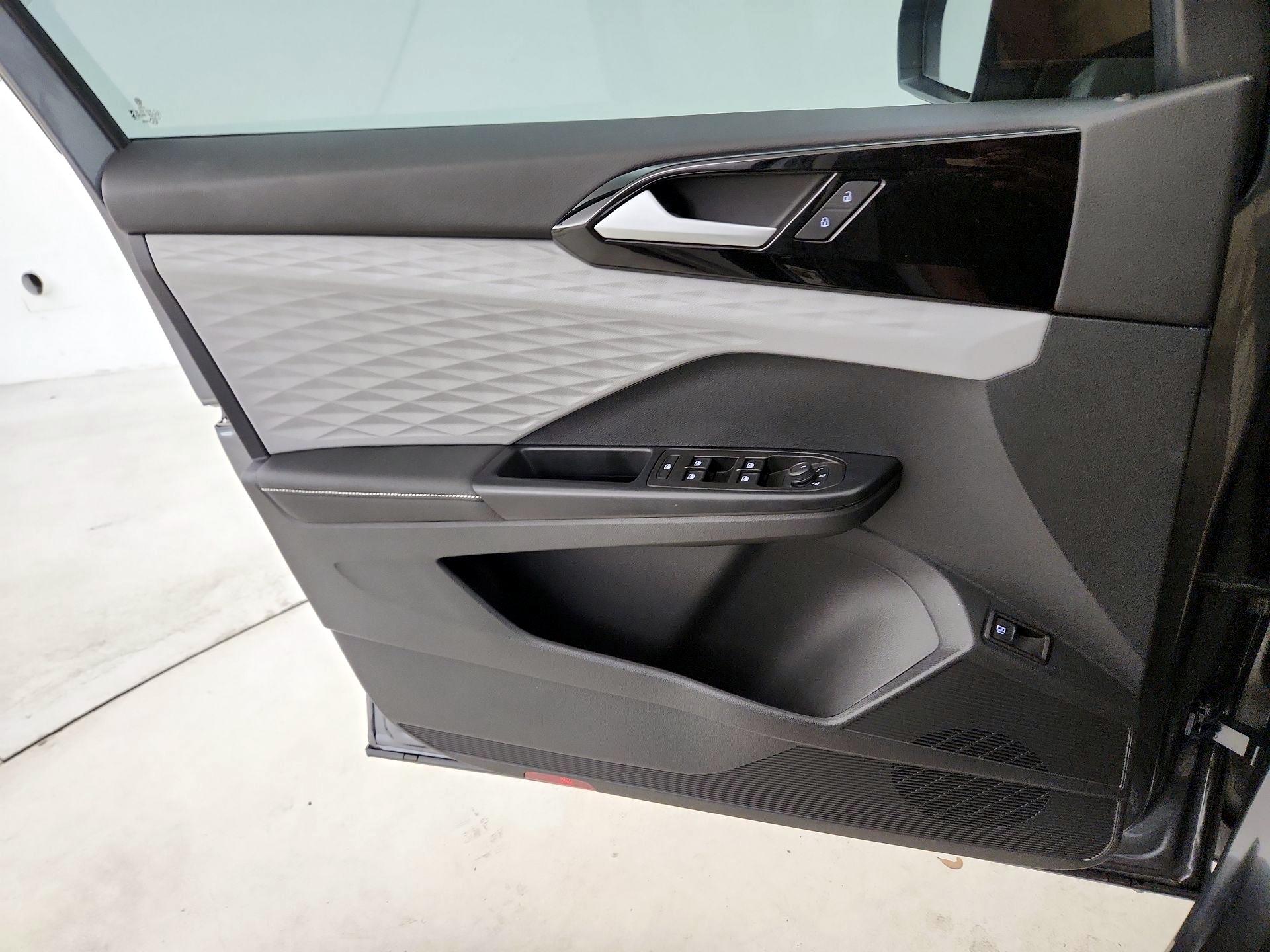 Thumbnail: 2024 Volkswagen Taos - 12