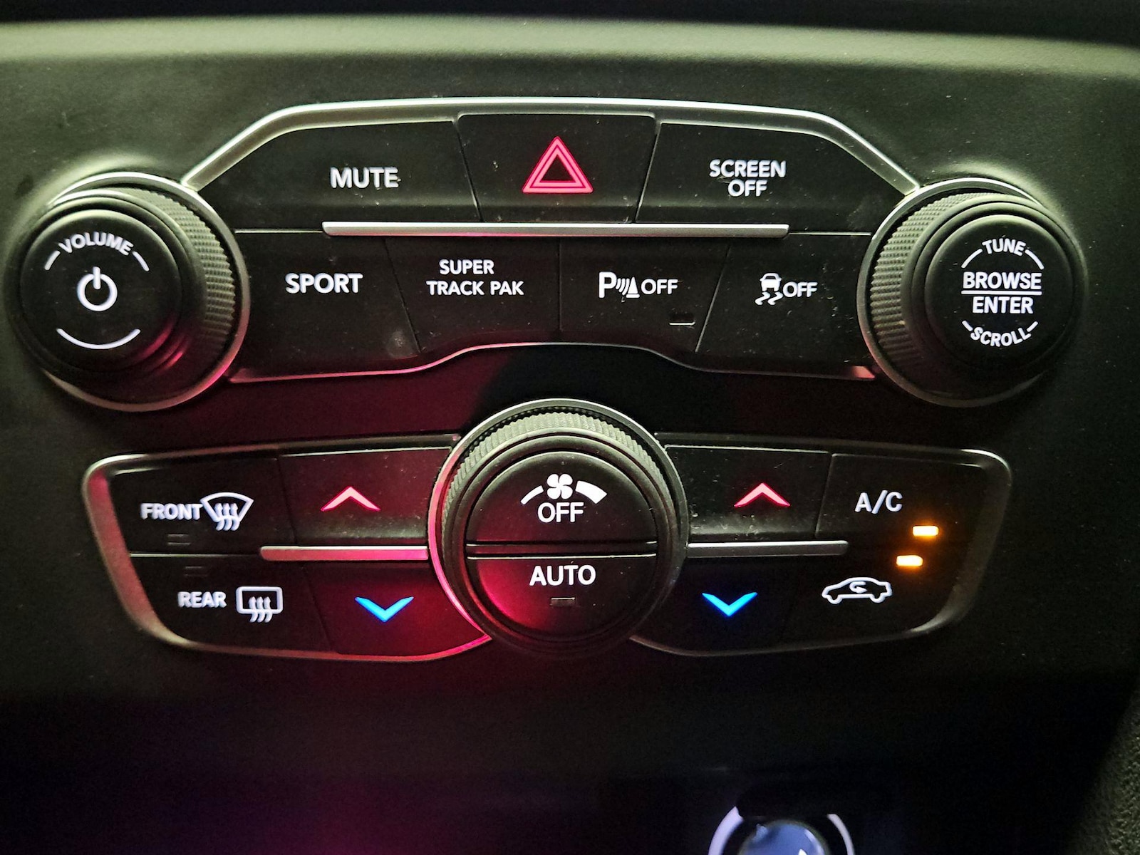 2023 Dodge Charger R/T - Photo 17