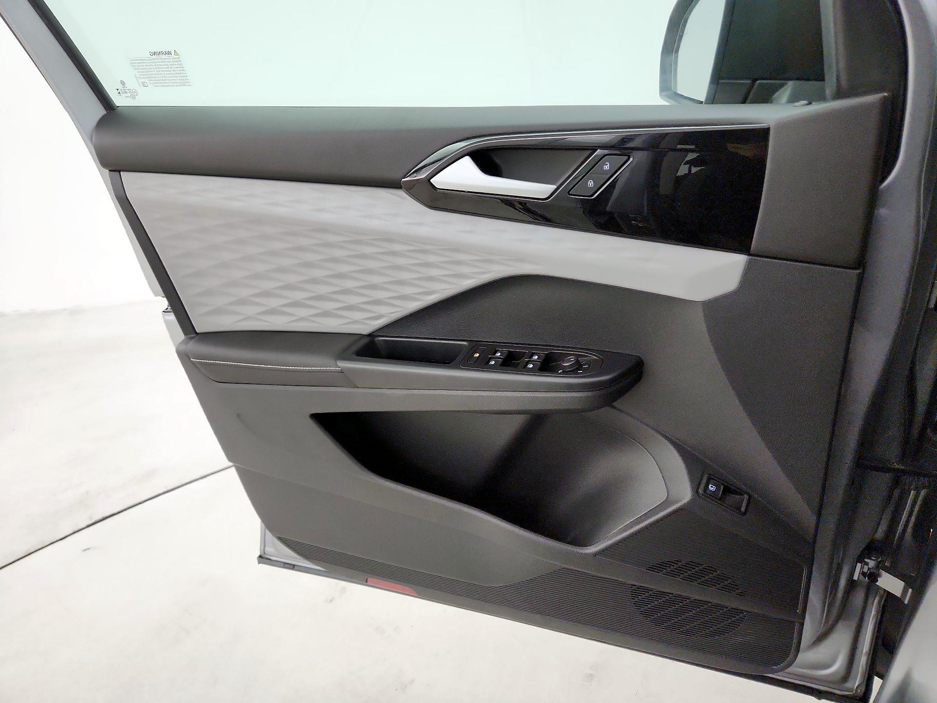 Thumbnail: 2024 Volkswagen Taos - 12