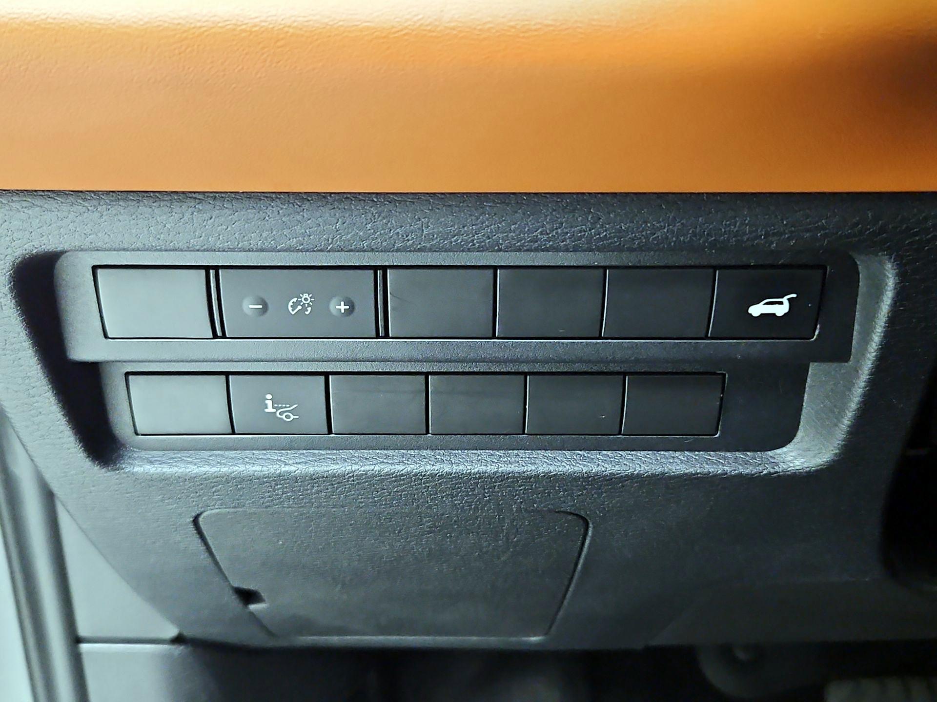 Thumbnail: 2023 Mitsubishi Outlander - 13