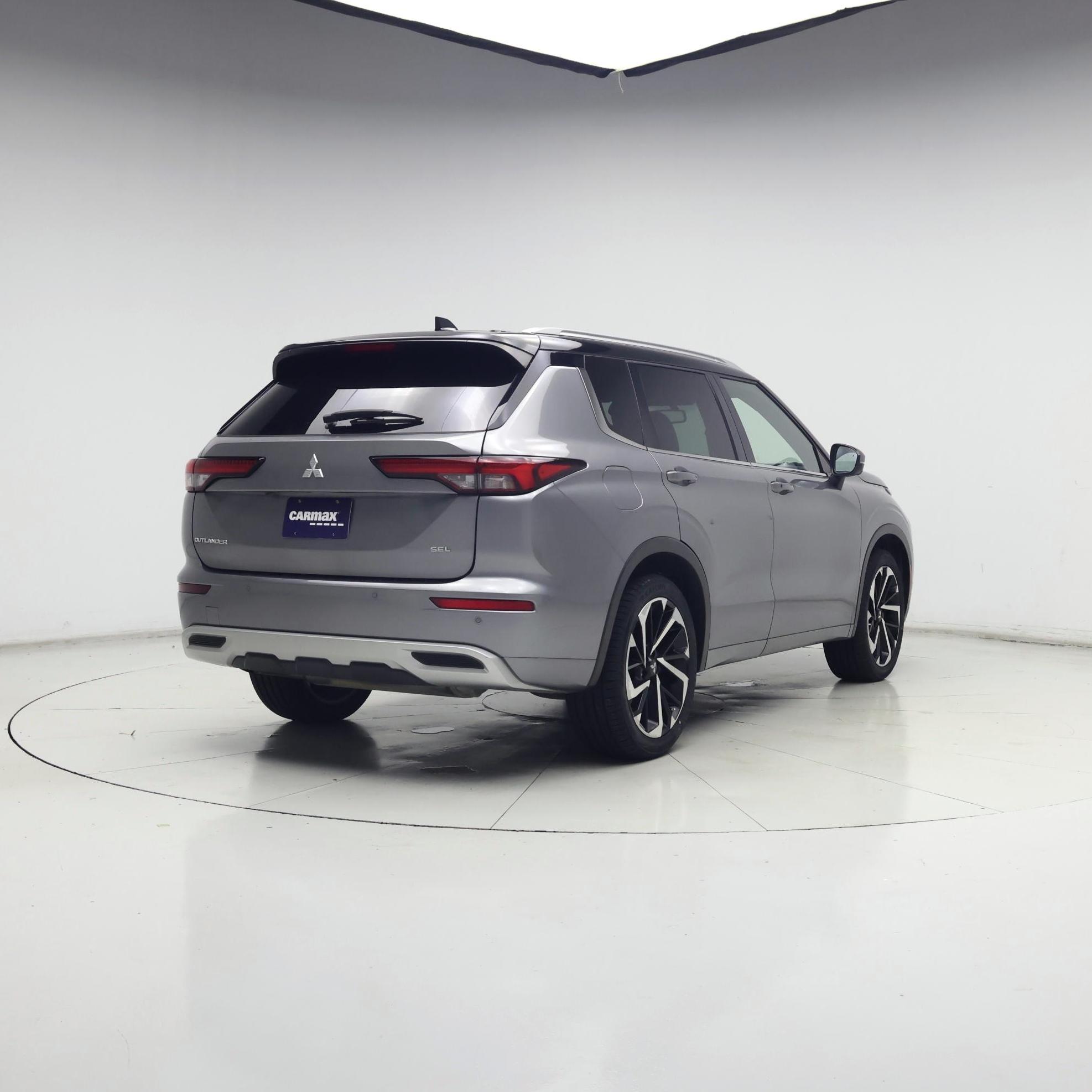 Thumbnail: 2023 Mitsubishi Outlander - 8