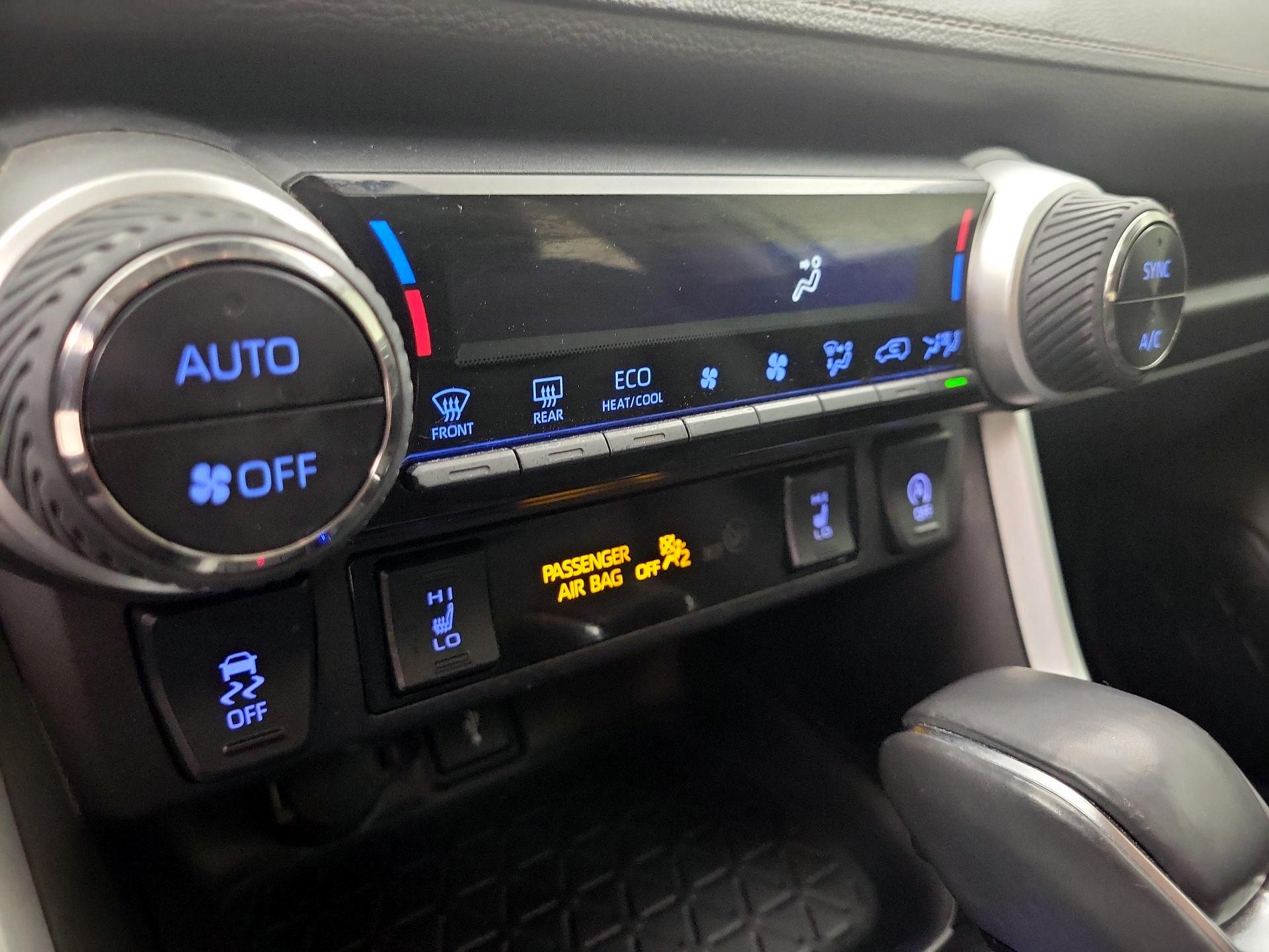 Thumbnail: 2021 Toyota RAV4 - 16