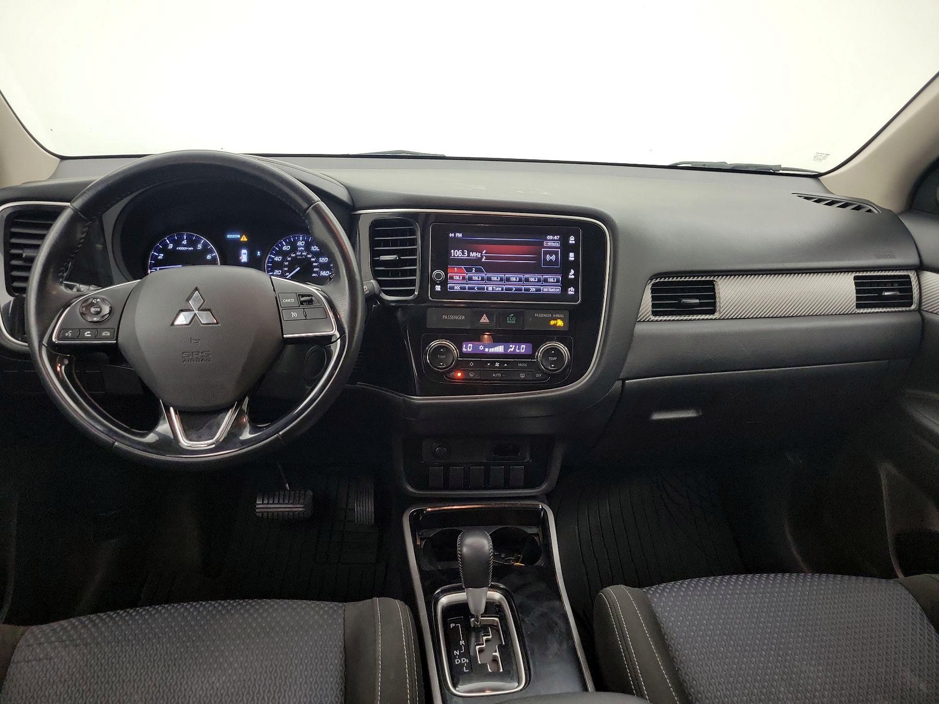 Thumbnail: 2018 Mitsubishi Outlander - 9