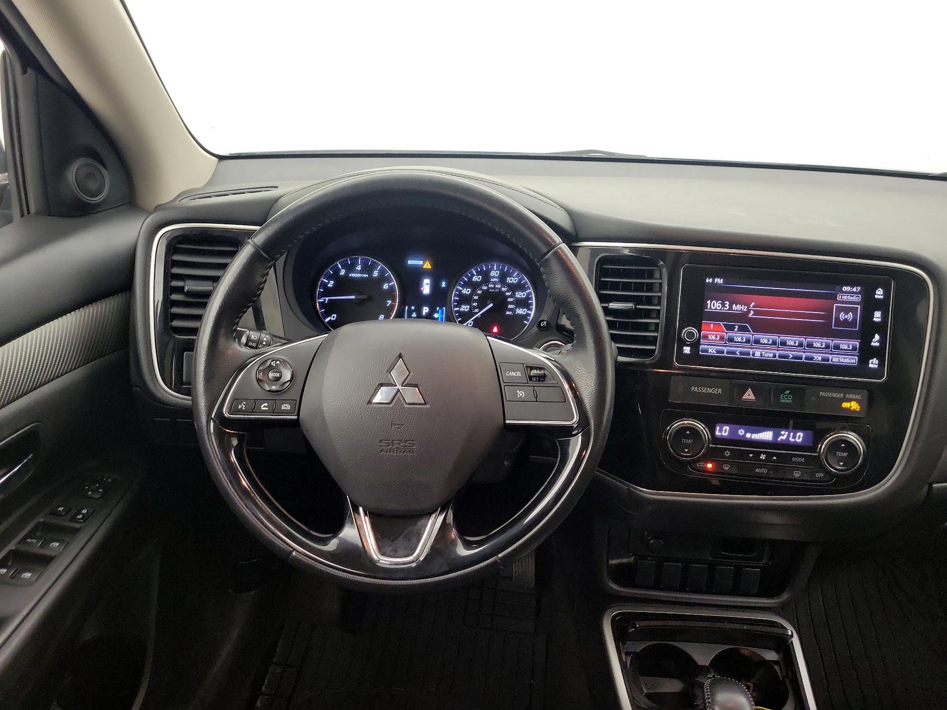Thumbnail: 2018 Mitsubishi Outlander - 10