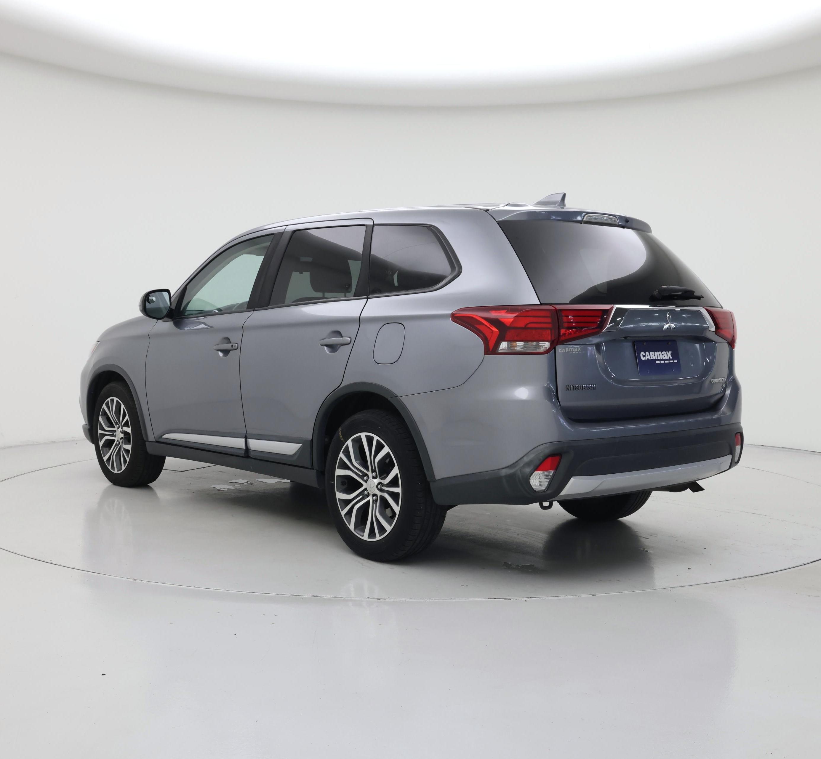 Thumbnail: 2018 Mitsubishi Outlander - 2