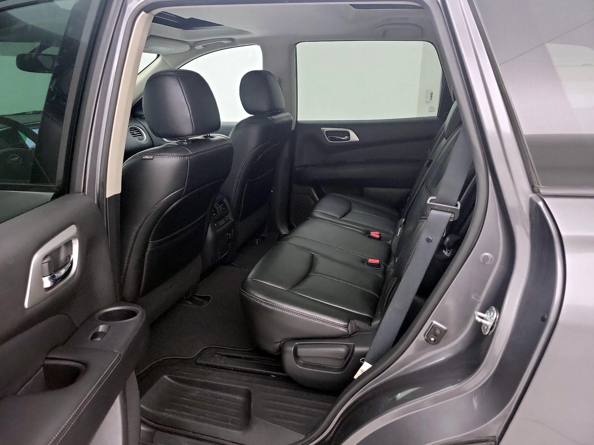 Thumbnail: 2017 Nissan Pathfinder - 20