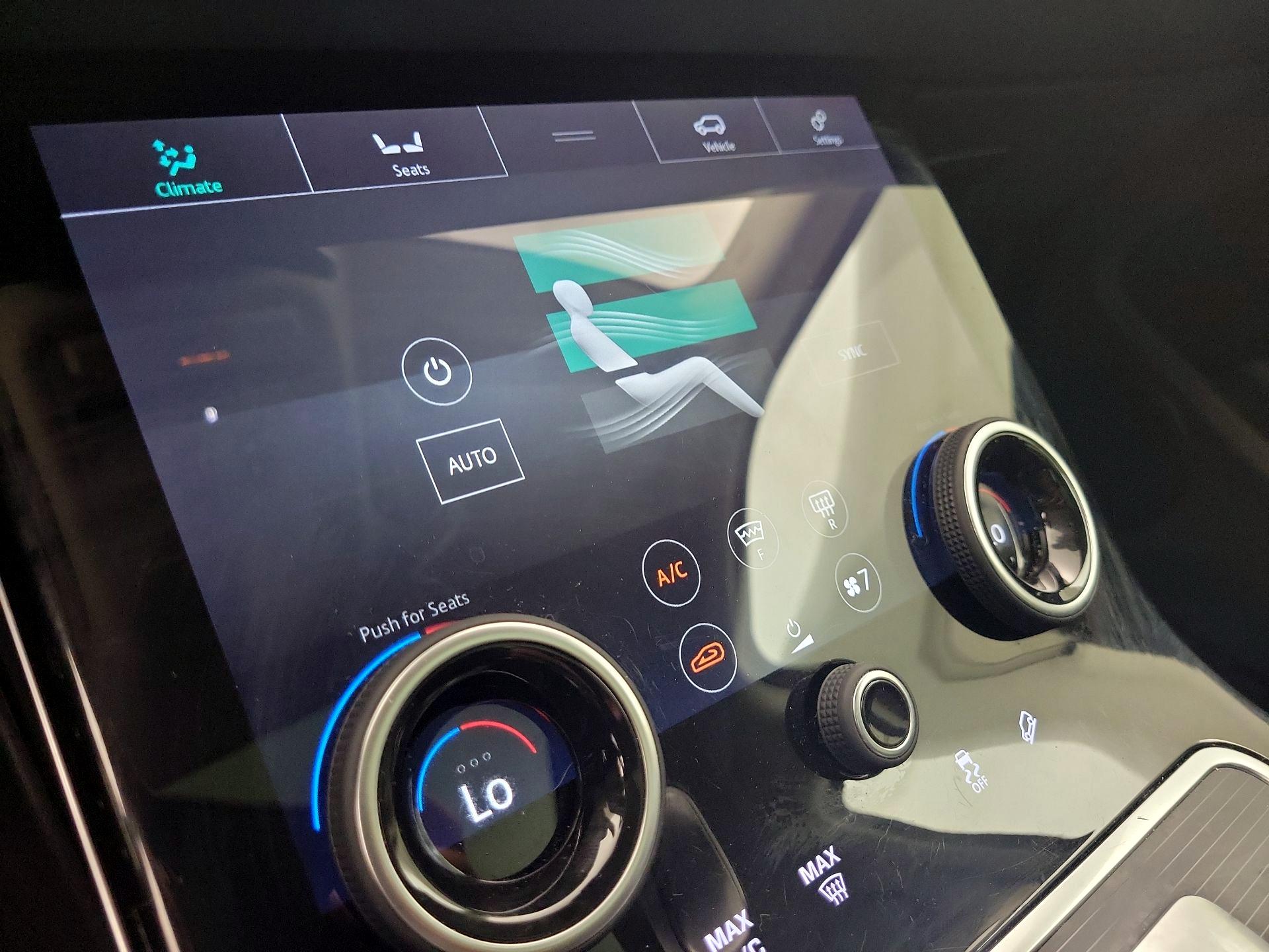 Thumbnail: 2020 Land Rover Range Rover Evoque - 16