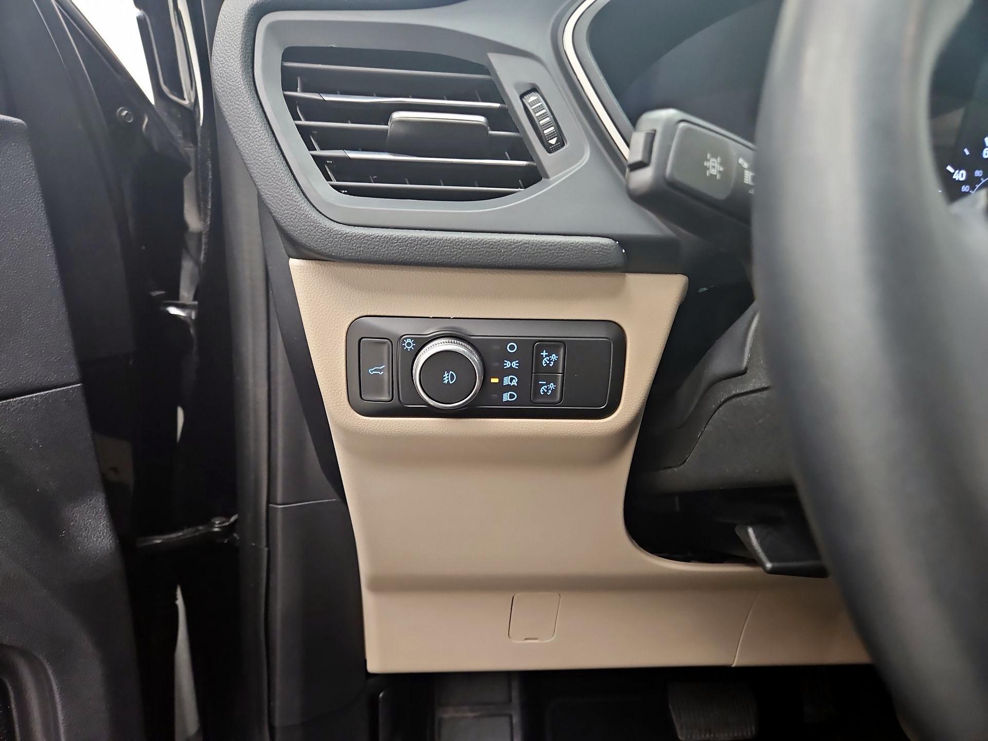 Thumbnail: 2022 Ford Escape - 13