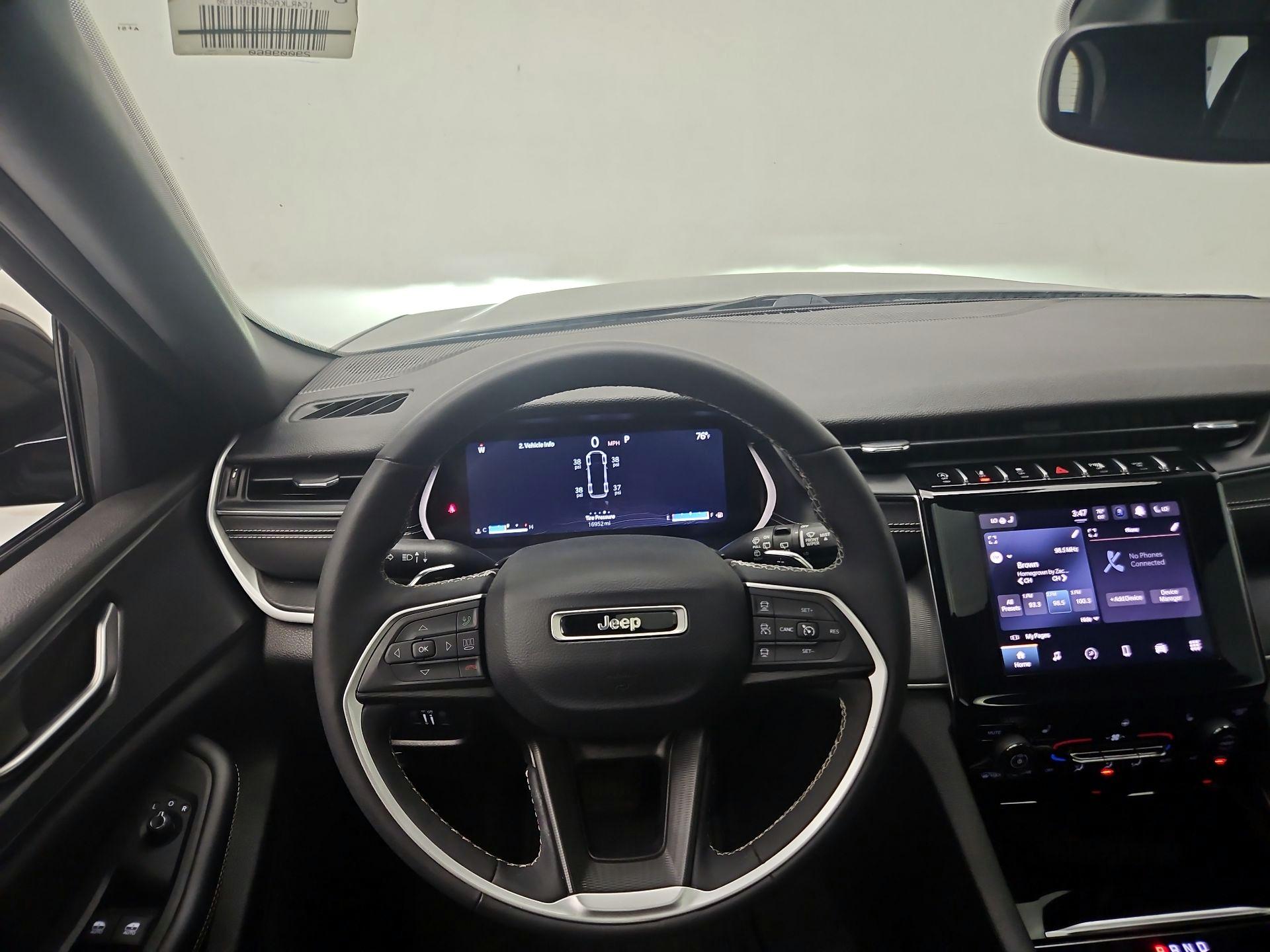 Thumbnail: 2023 Jeep Grand Cherokee L - 10