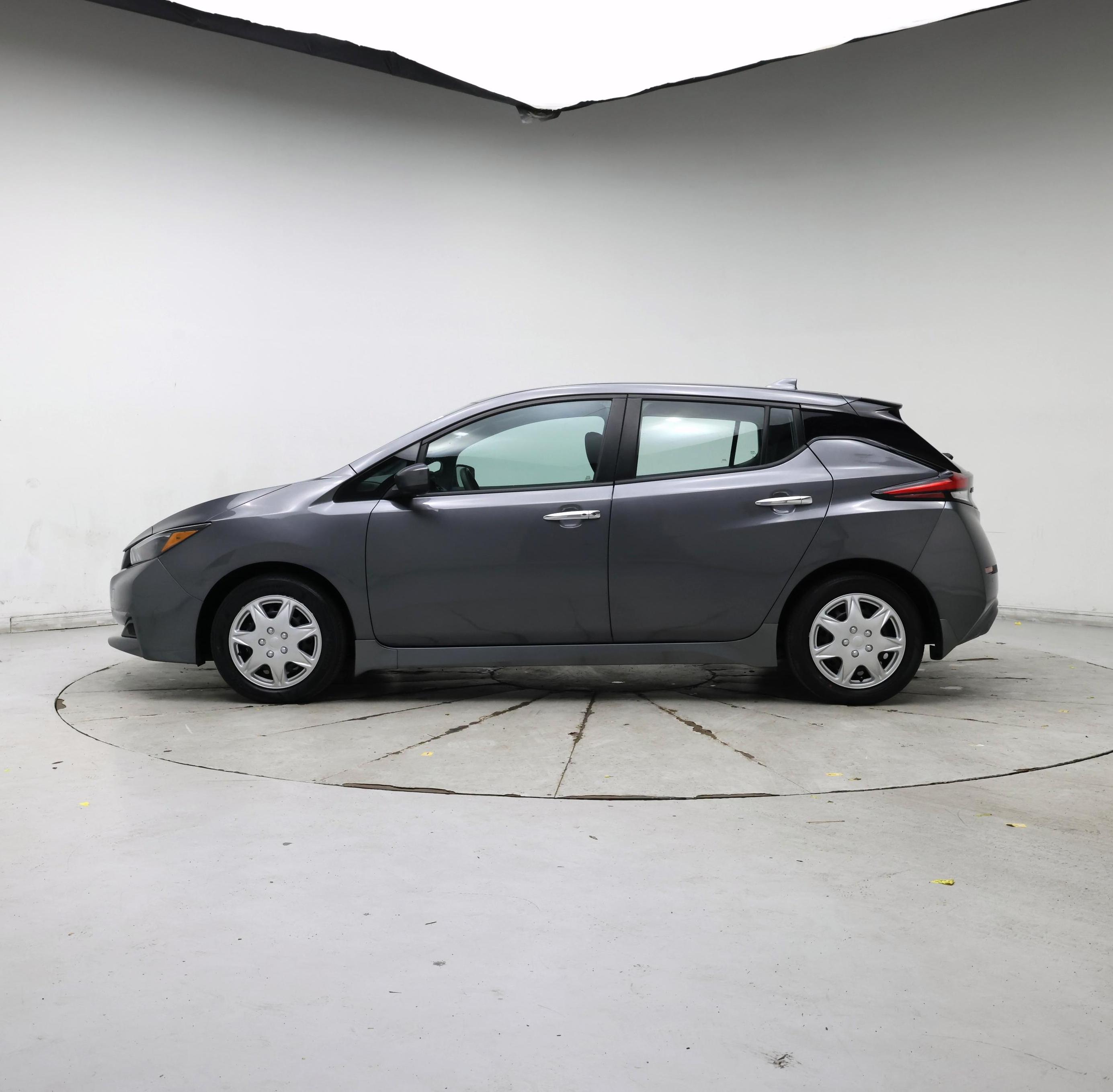 Thumbnail: 2025 Nissan Leaf - 3