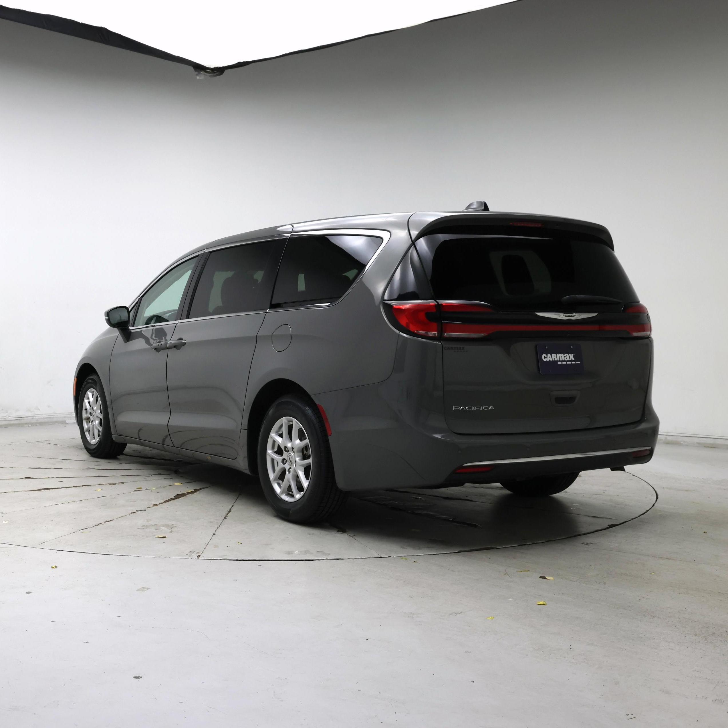 Thumbnail: 2023 Chrysler Pacifica - 2