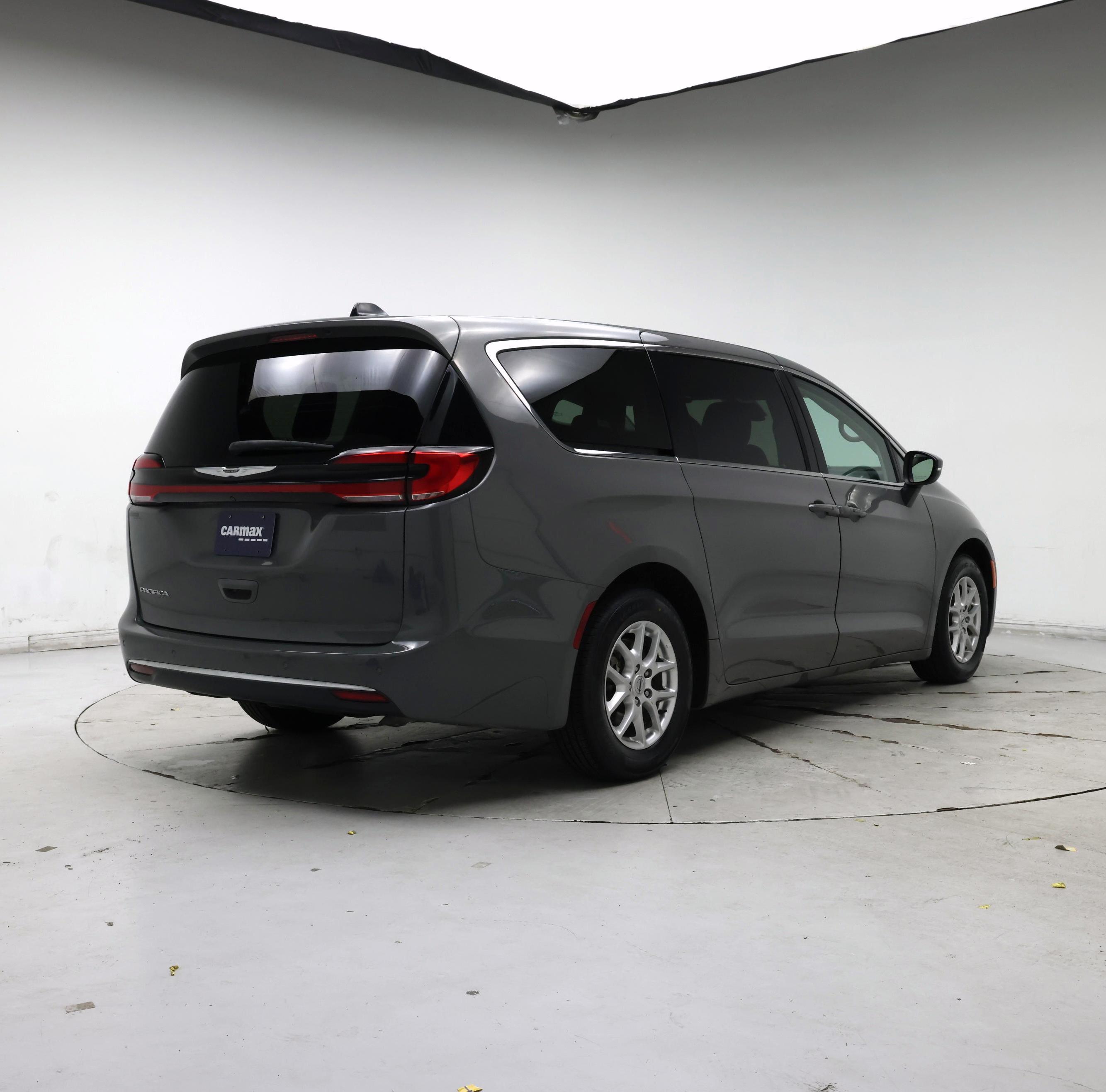 Thumbnail: 2023 Chrysler Pacifica - 8