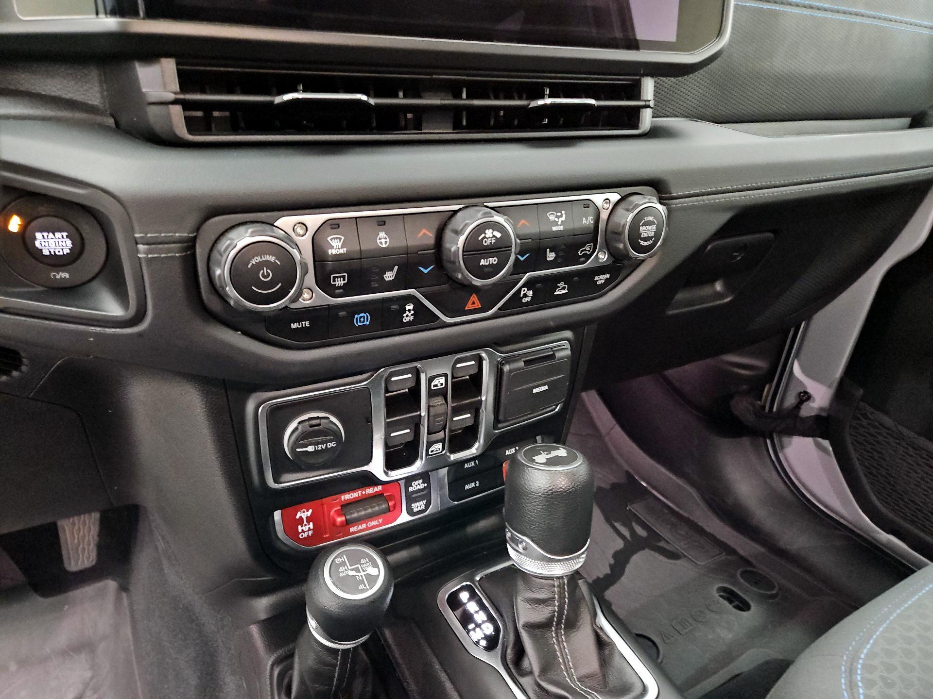 Thumbnail: 2024 Jeep Wrangler - 17