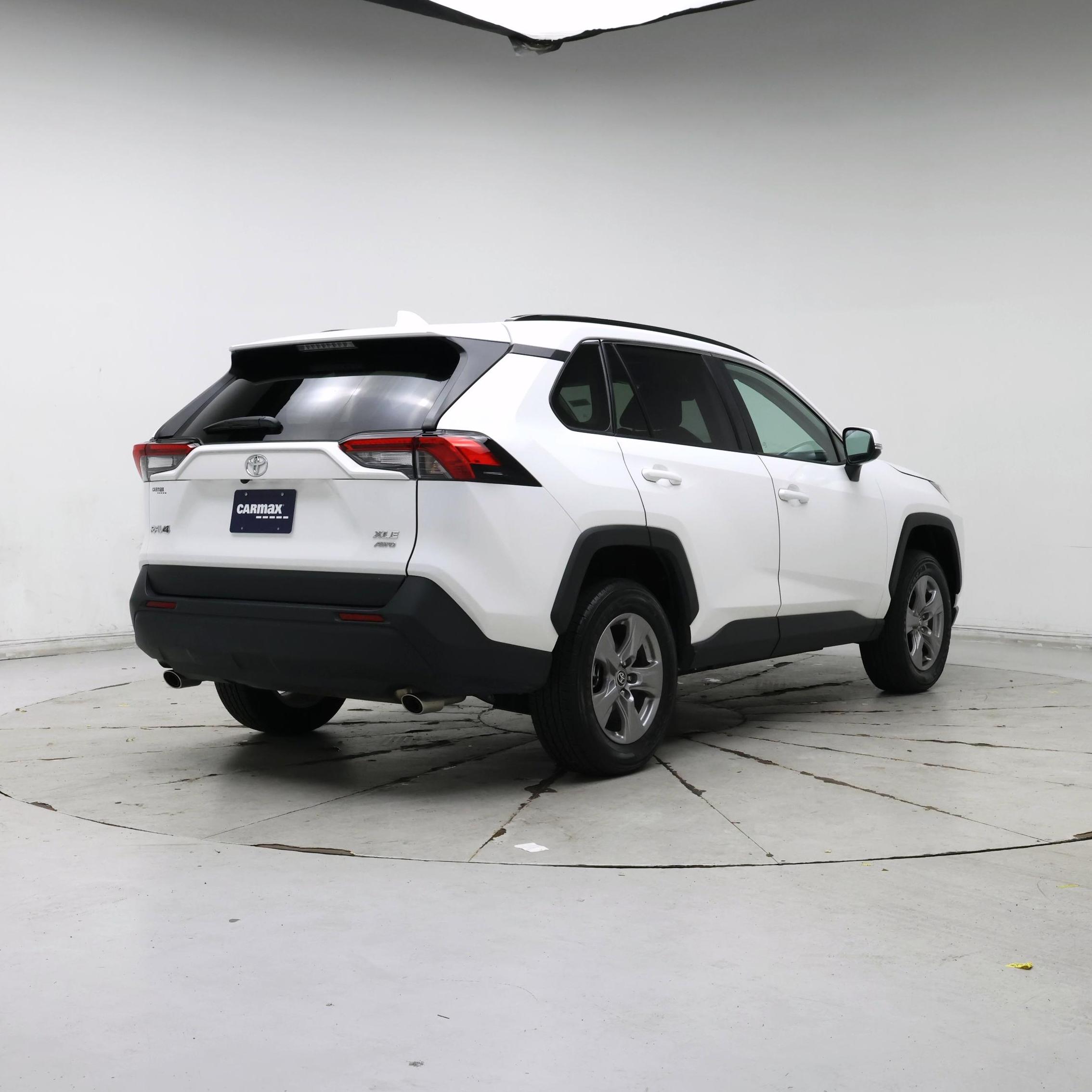Thumbnail: 2025 Toyota RAV4 - 8