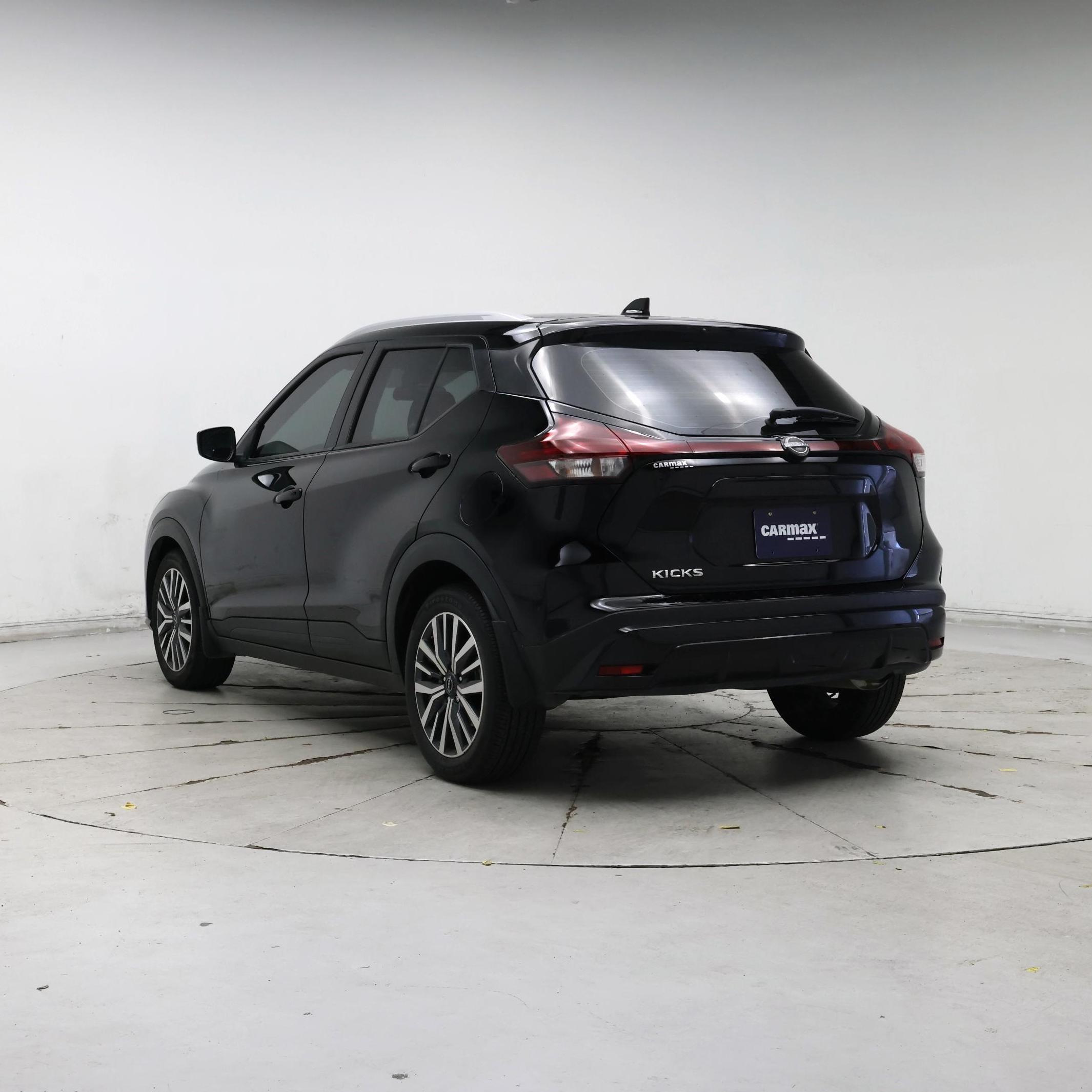 Thumbnail: 2023 Nissan Kicks - 2