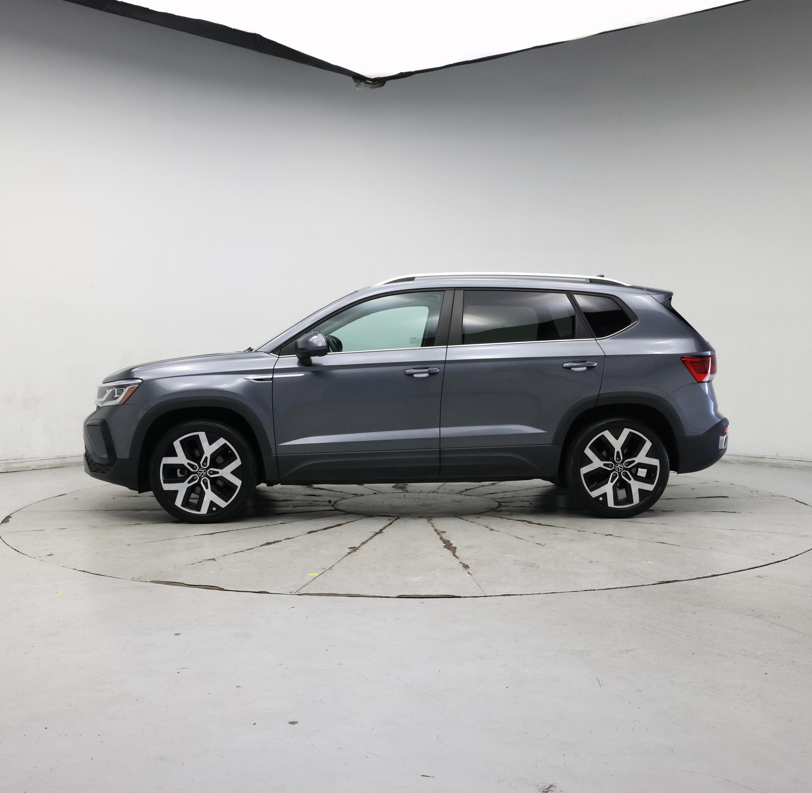 Thumbnail: 2022 Volkswagen Taos - 3
