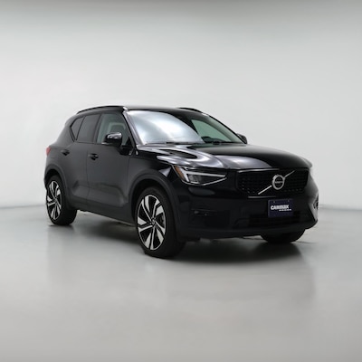 2025 Volvo XC40 B5 Plus Dark Theme