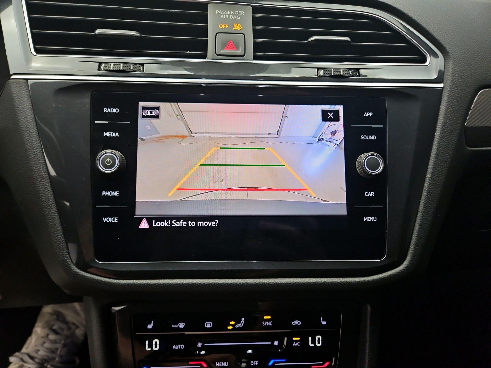 Thumbnail: 2023 Volkswagen Tiguan - 14