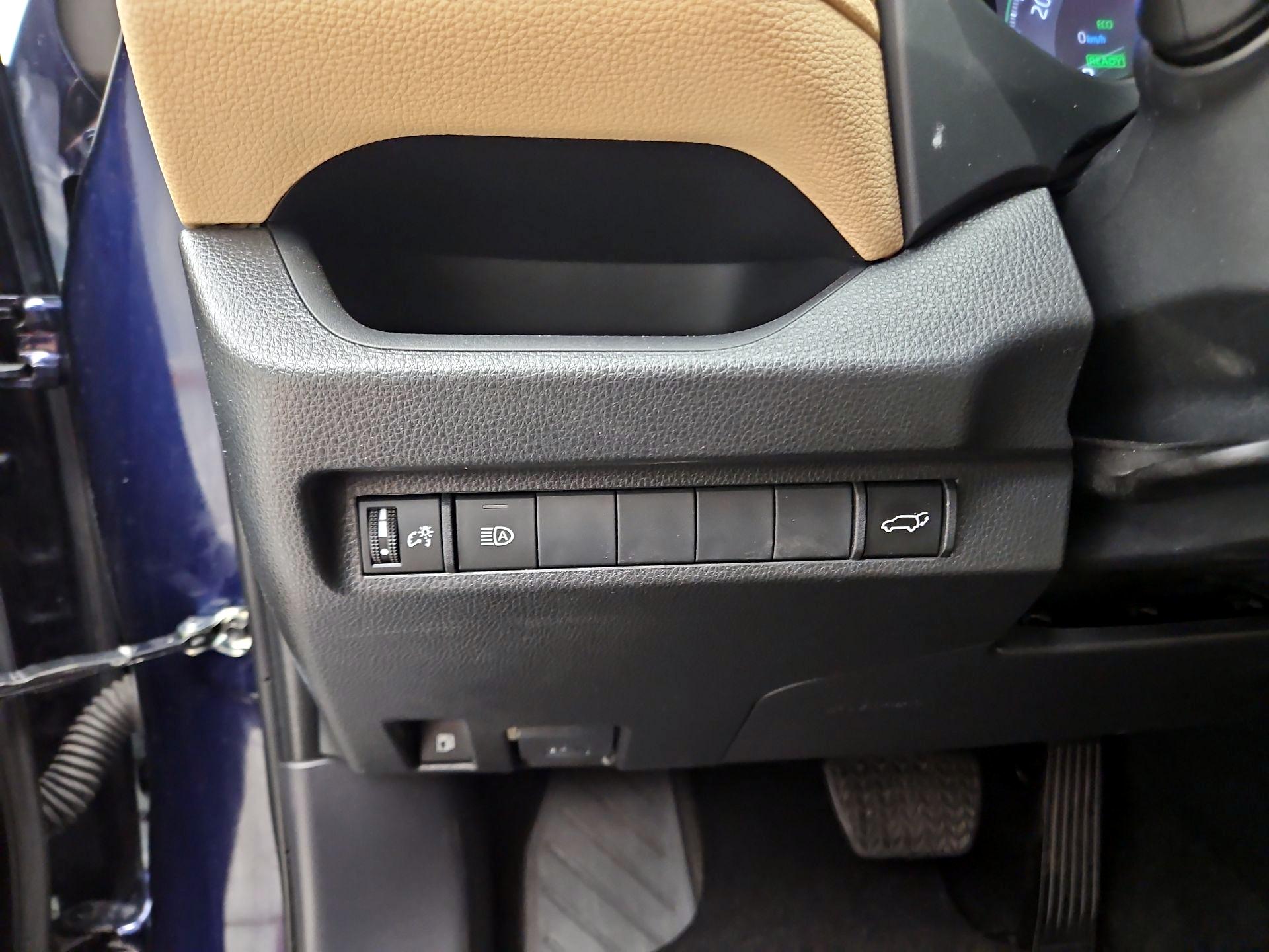 Thumbnail: 2025 Toyota RAV4 - 13
