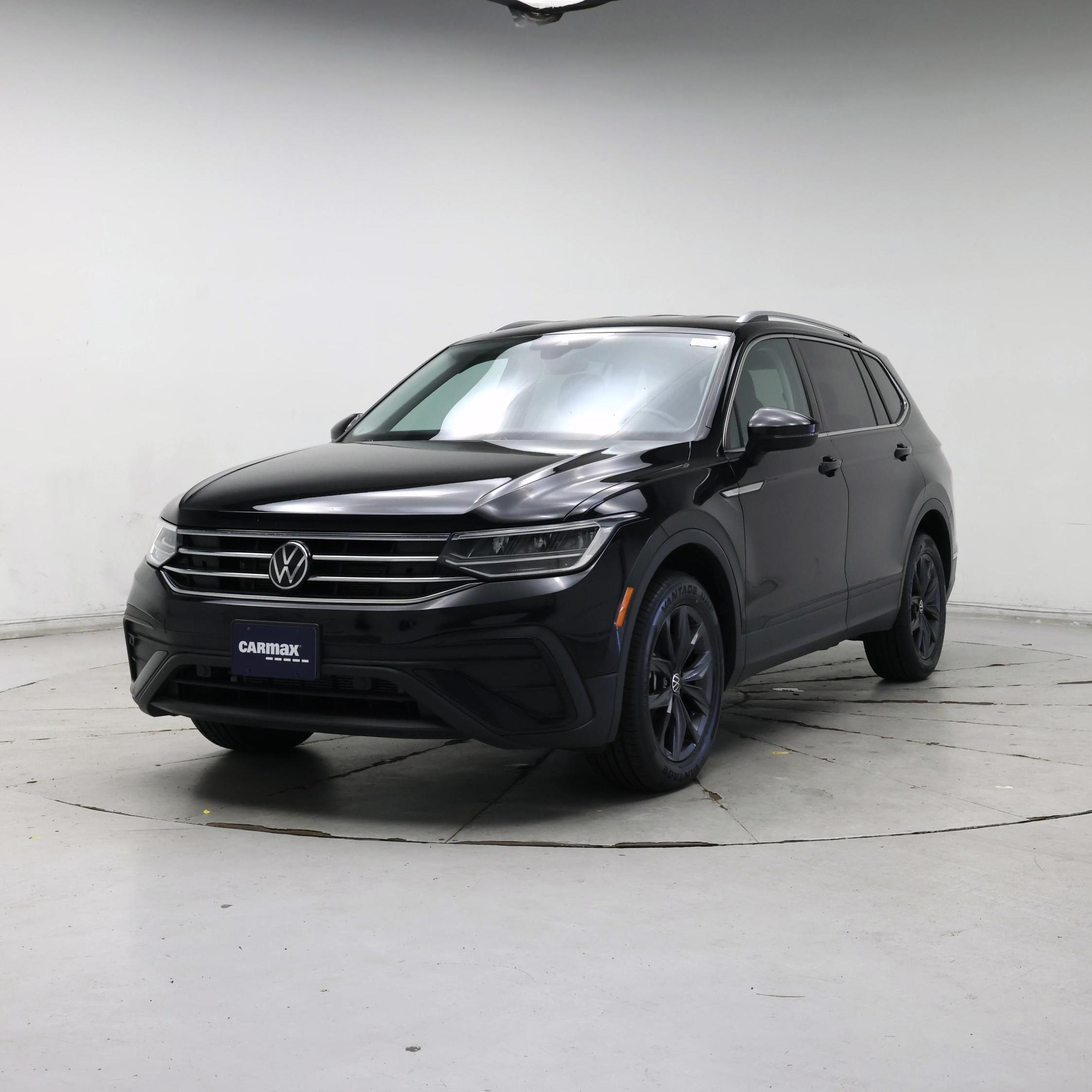 Thumbnail: 2023 Volkswagen Tiguan - 4